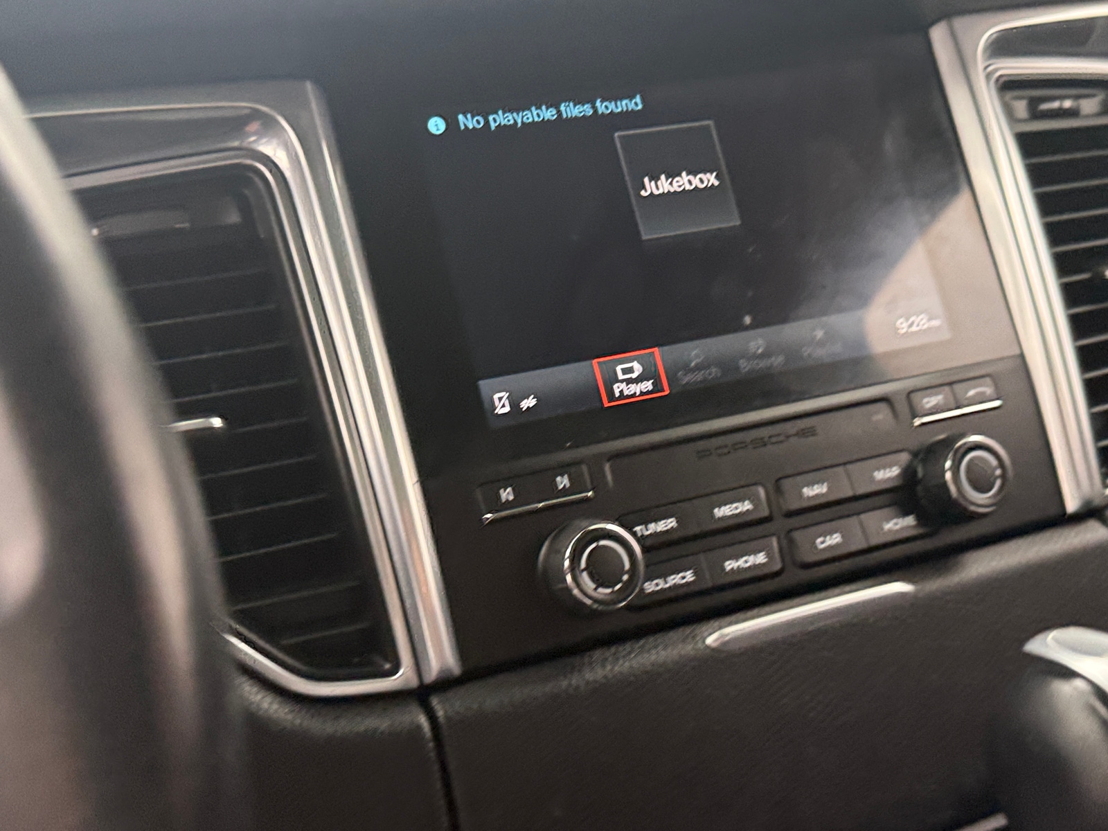 Thumbnail: 2017 Porsche Macan - 3