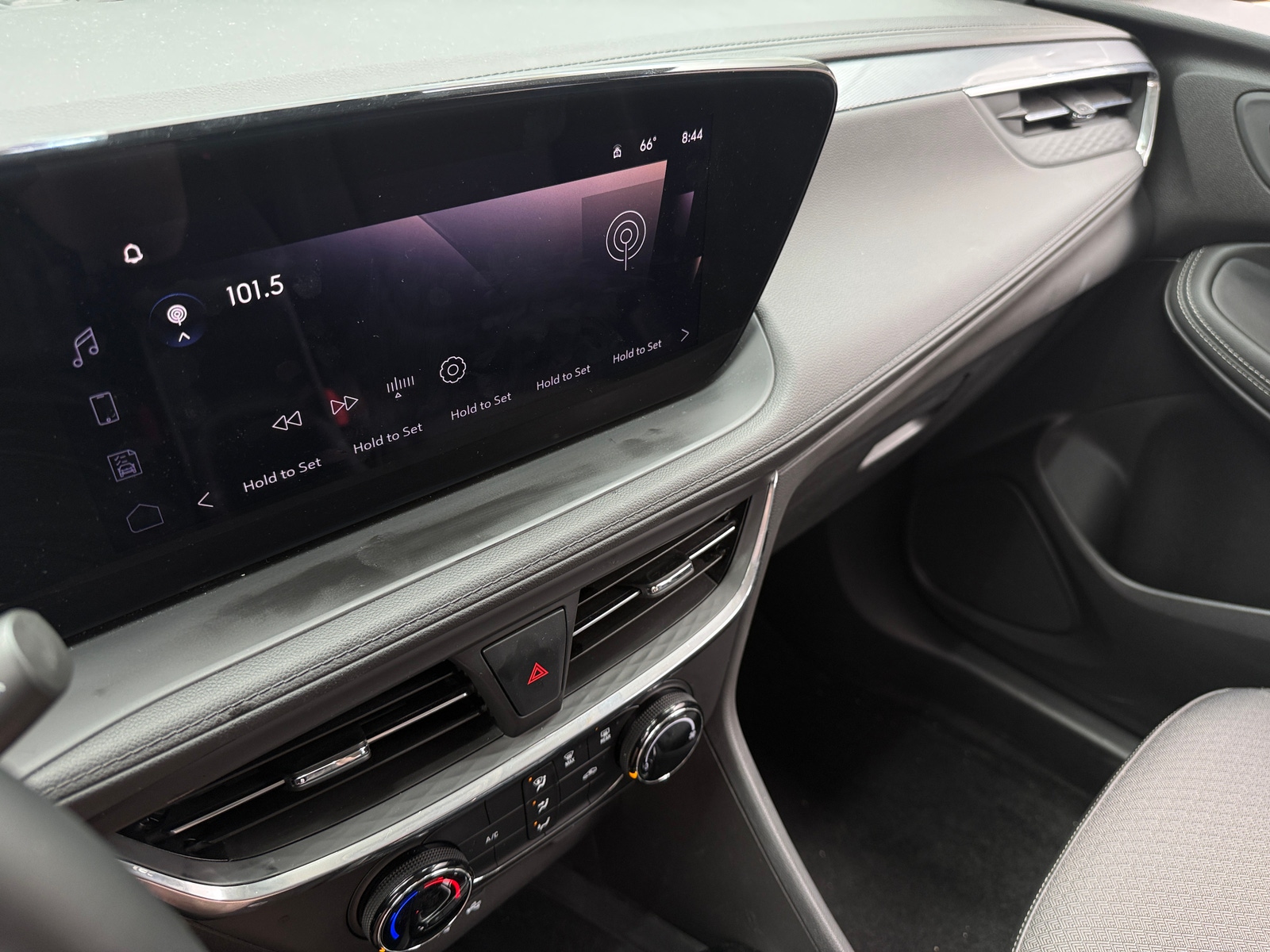 Thumbnail: 2025 Buick Encore GX - 3