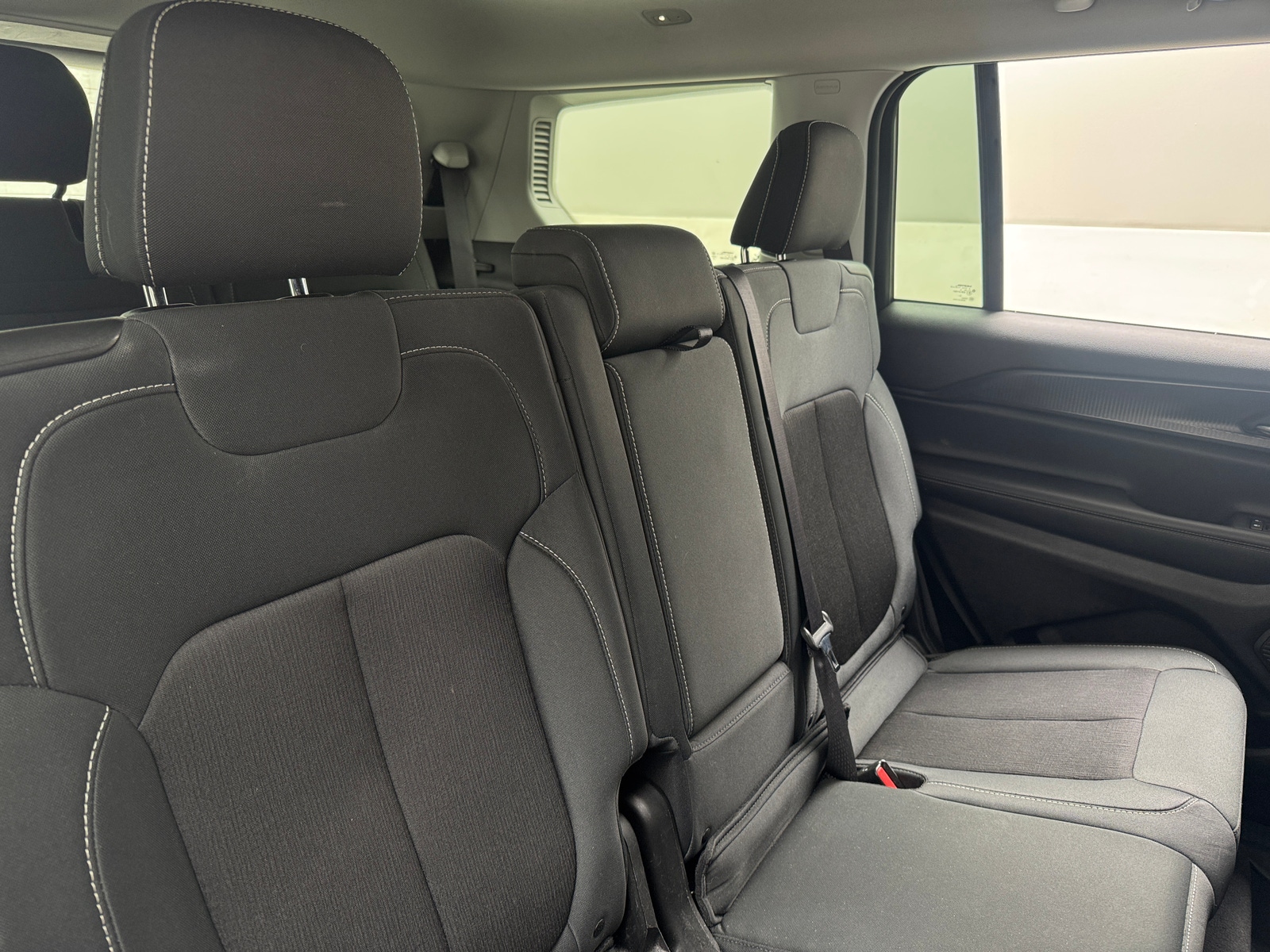 Thumbnail: 2023 Jeep Grand Cherokee L - 6