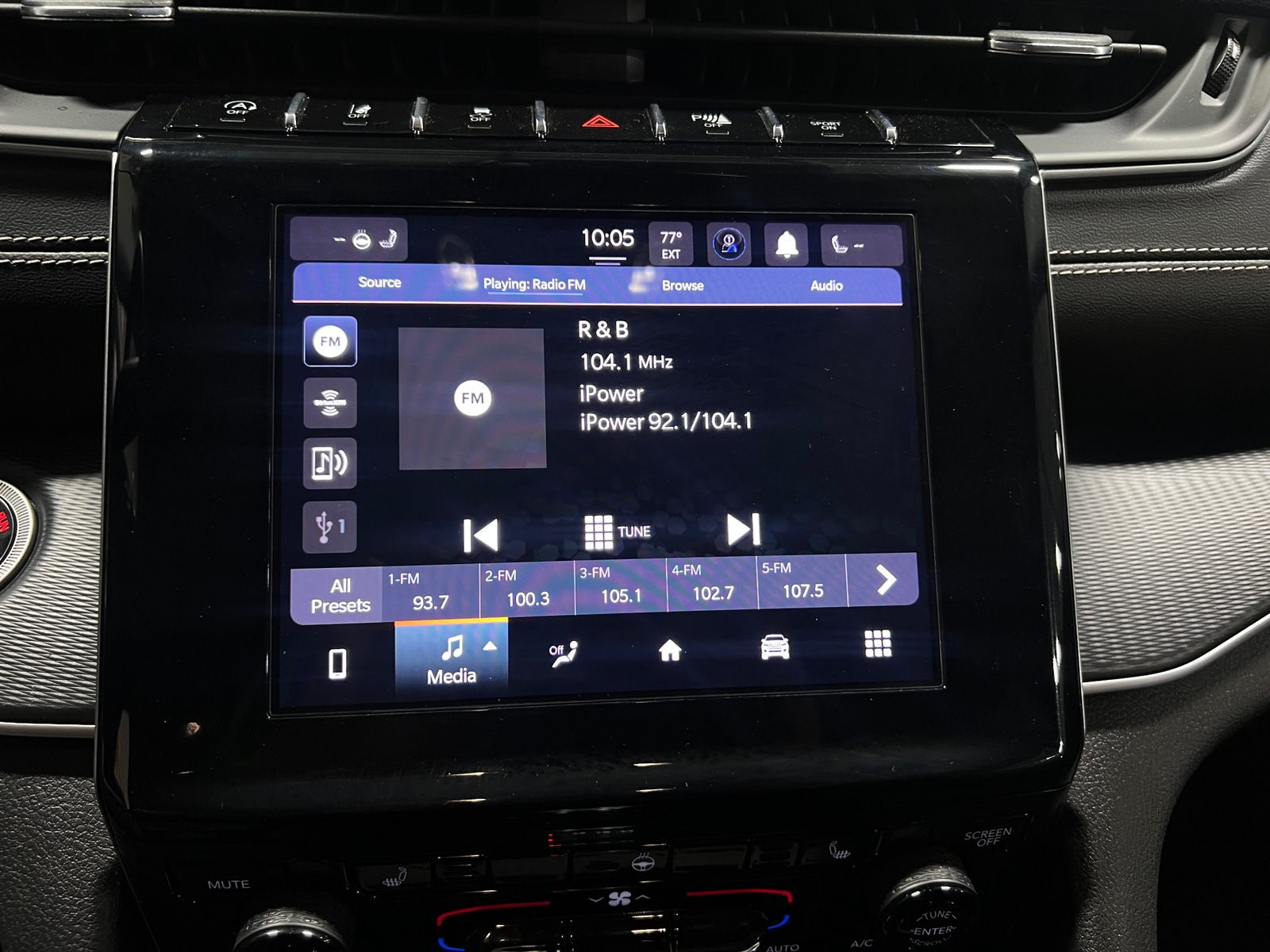 Thumbnail: 2023 Jeep Grand Cherokee L - 4