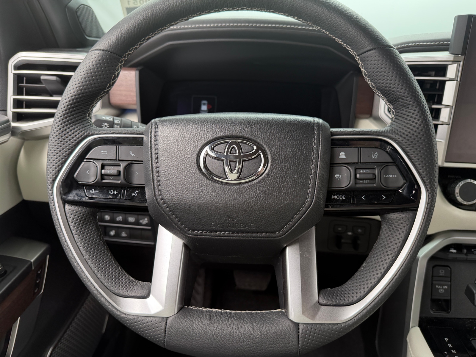 Thumbnail: 2024 Toyota Sequoia - 4