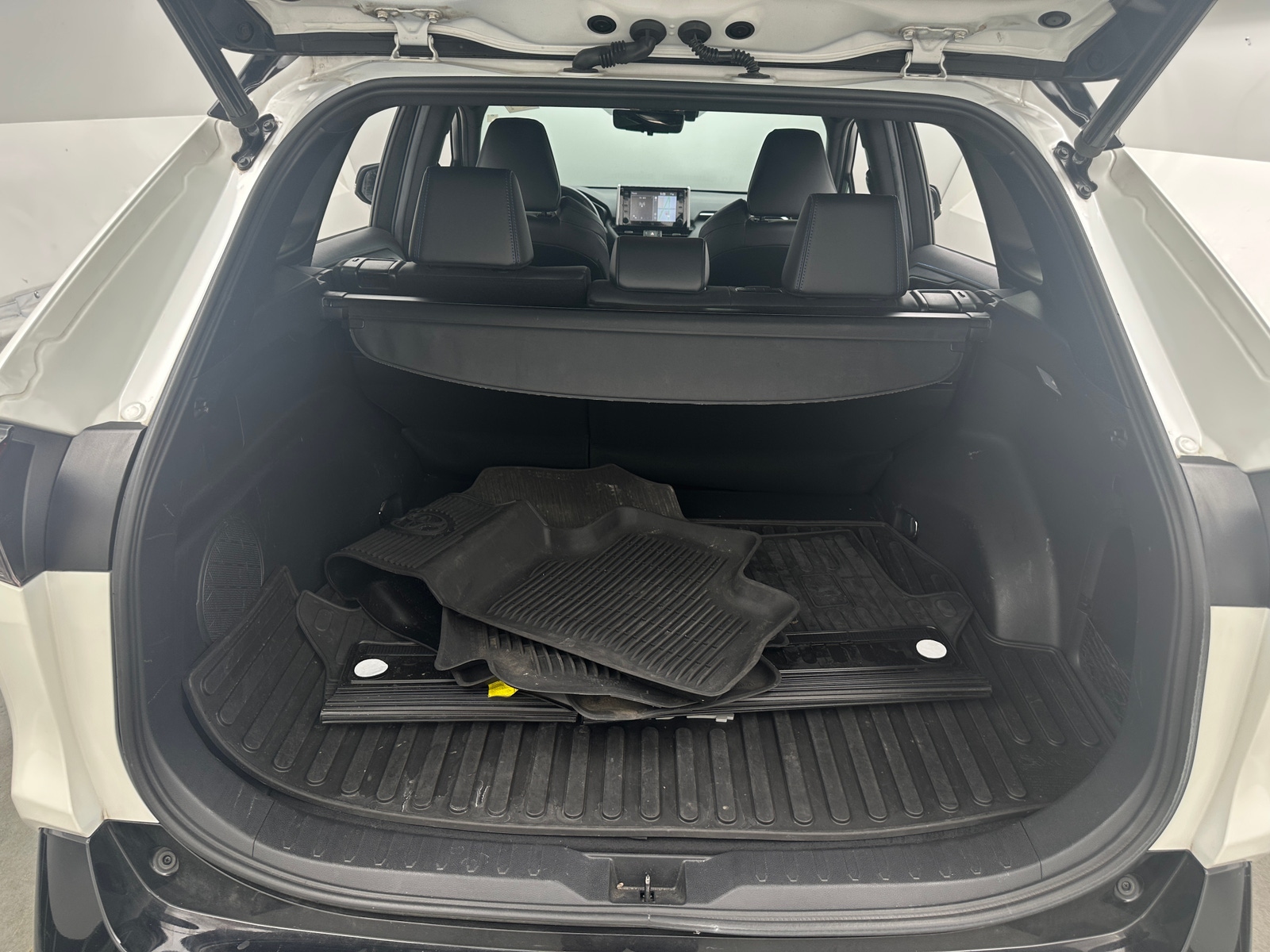 Thumbnail: 2020 Toyota RAV4 - 6