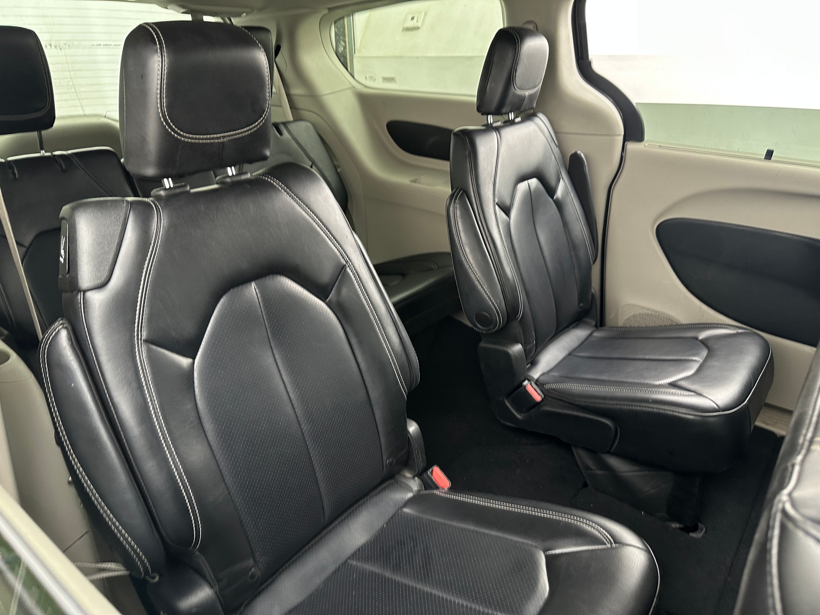 Thumbnail: 2023 Chrysler Pacifica - 5
