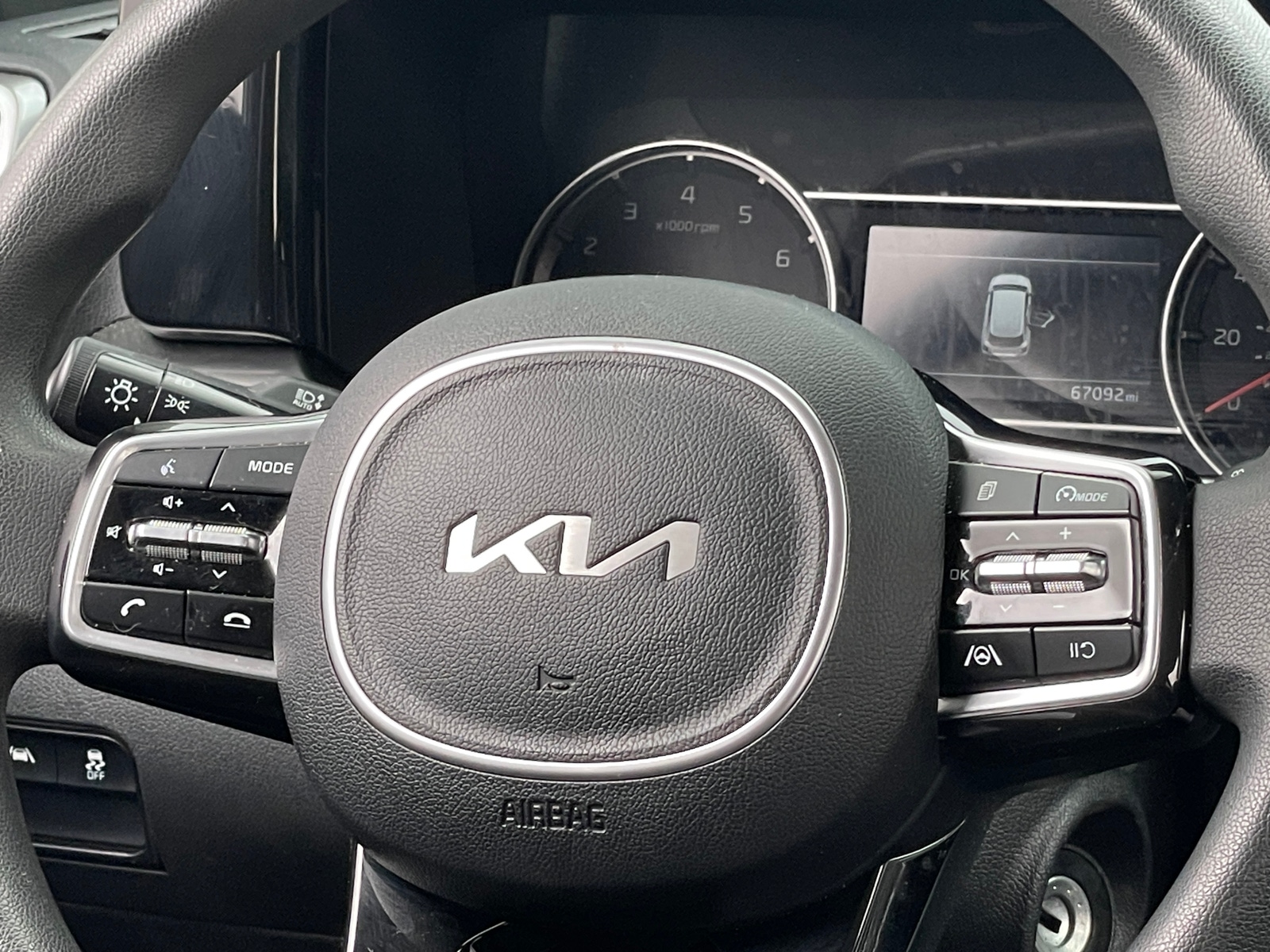 Thumbnail: 2023 Kia Sorento - 5