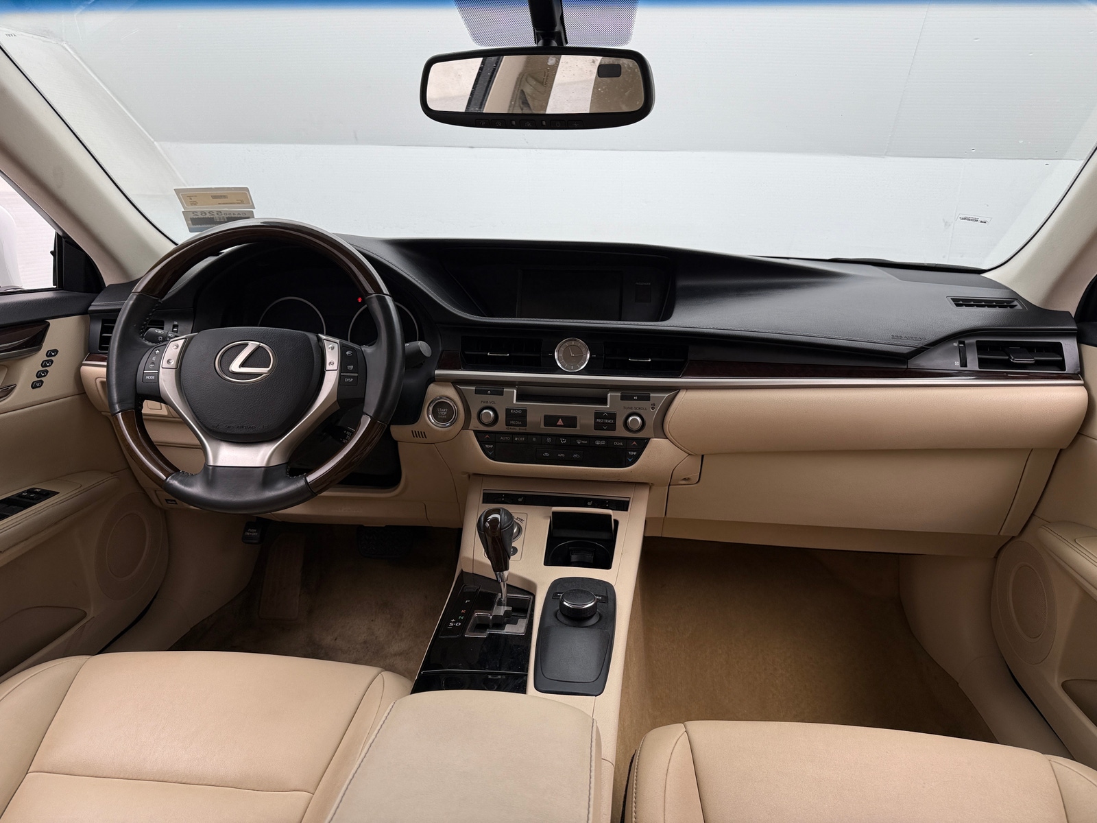 Thumbnail: 2013 Lexus ES - 2