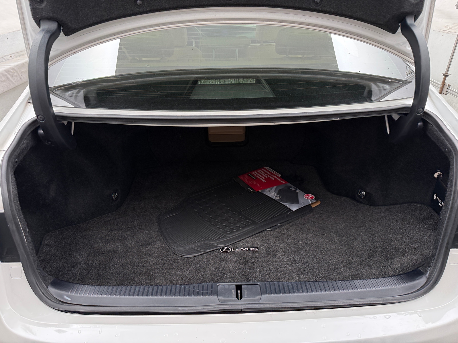 Thumbnail: 2013 Lexus ES - 6