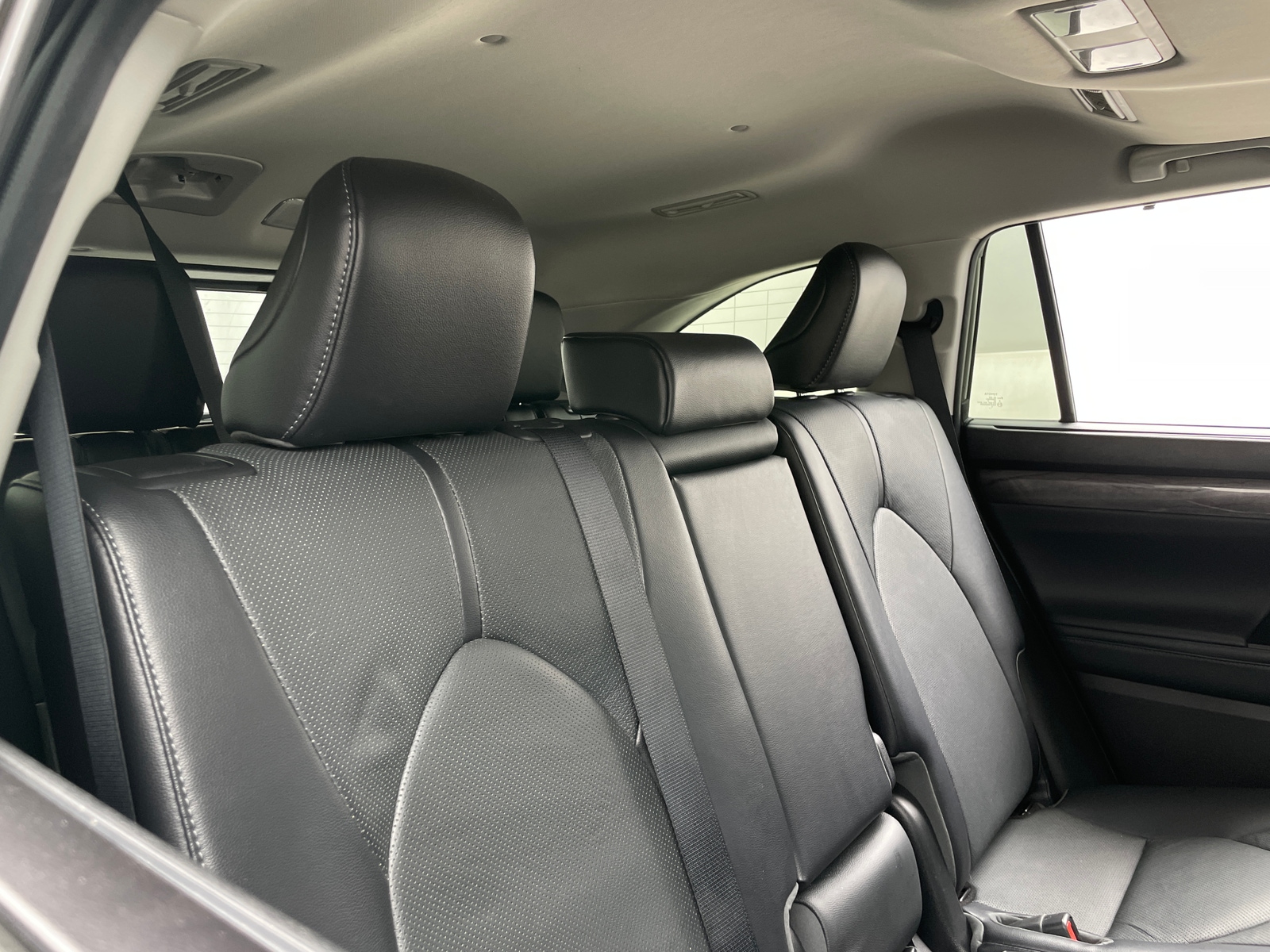 Thumbnail: 2022 Toyota Highlander - 5