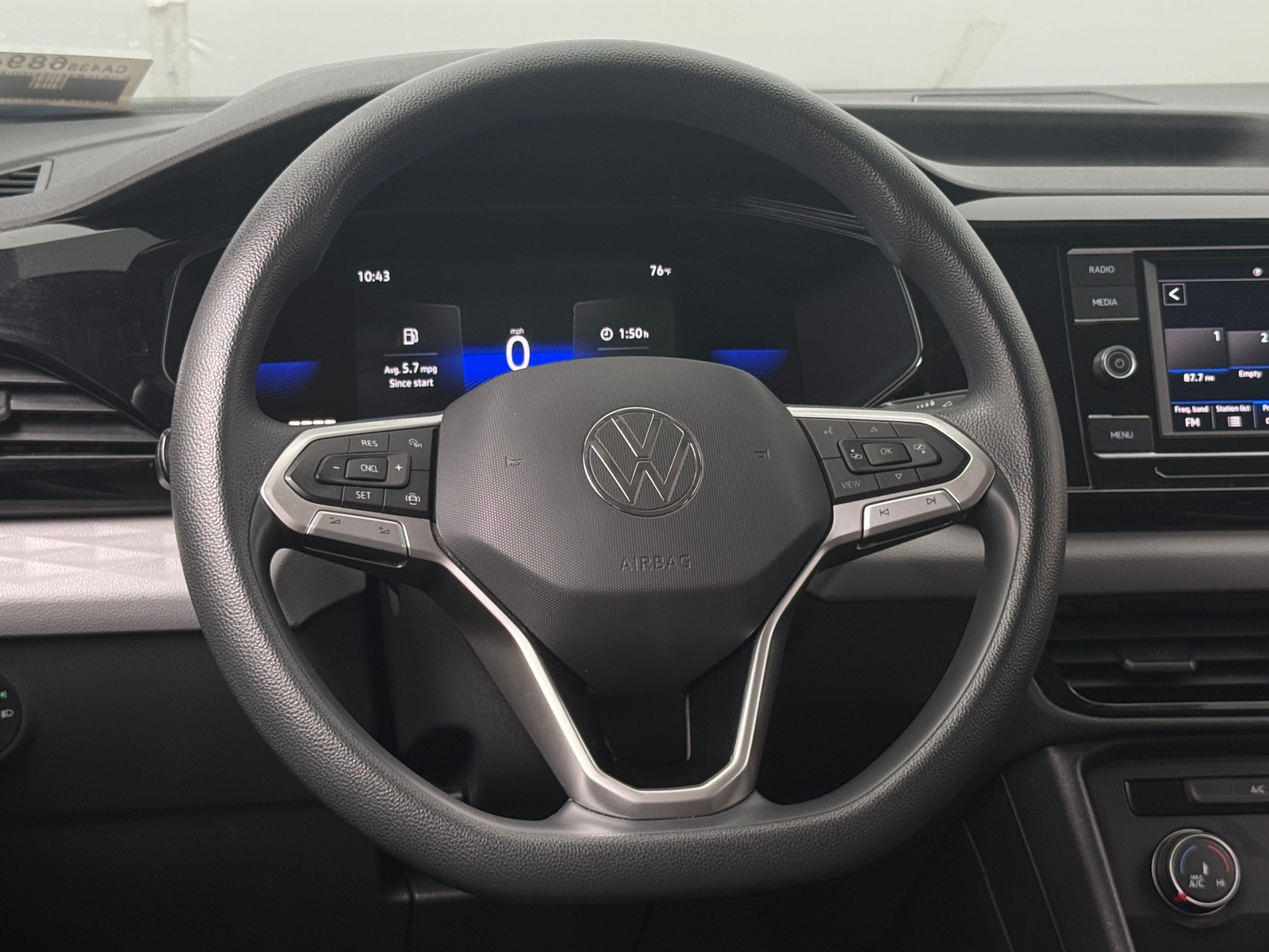 Thumbnail: 2022 Volkswagen Taos - 5