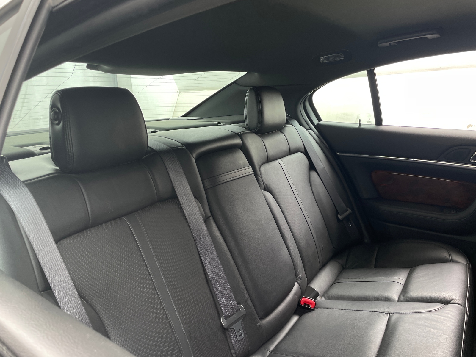 Thumbnail: 2016 Lincoln MKS - 5