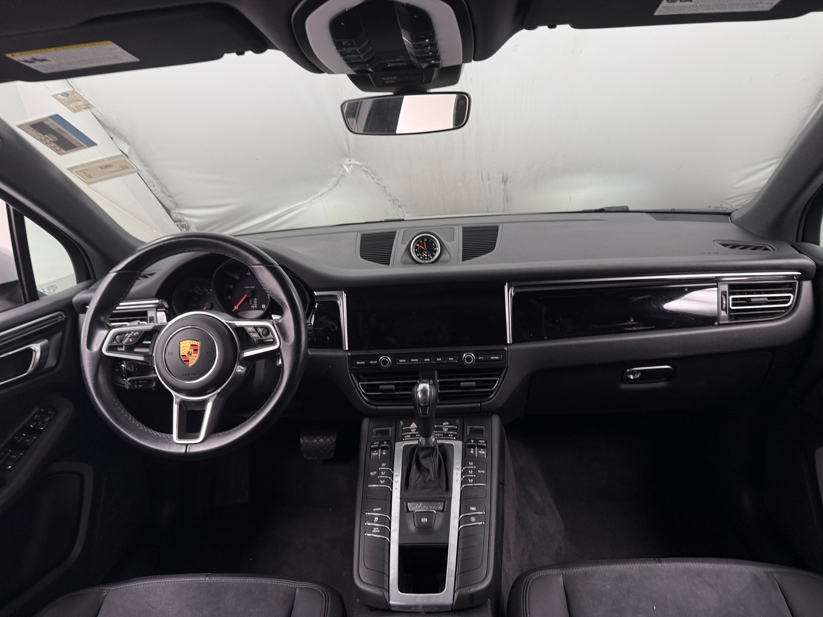 Thumbnail: 2020 Porsche Macan - 2