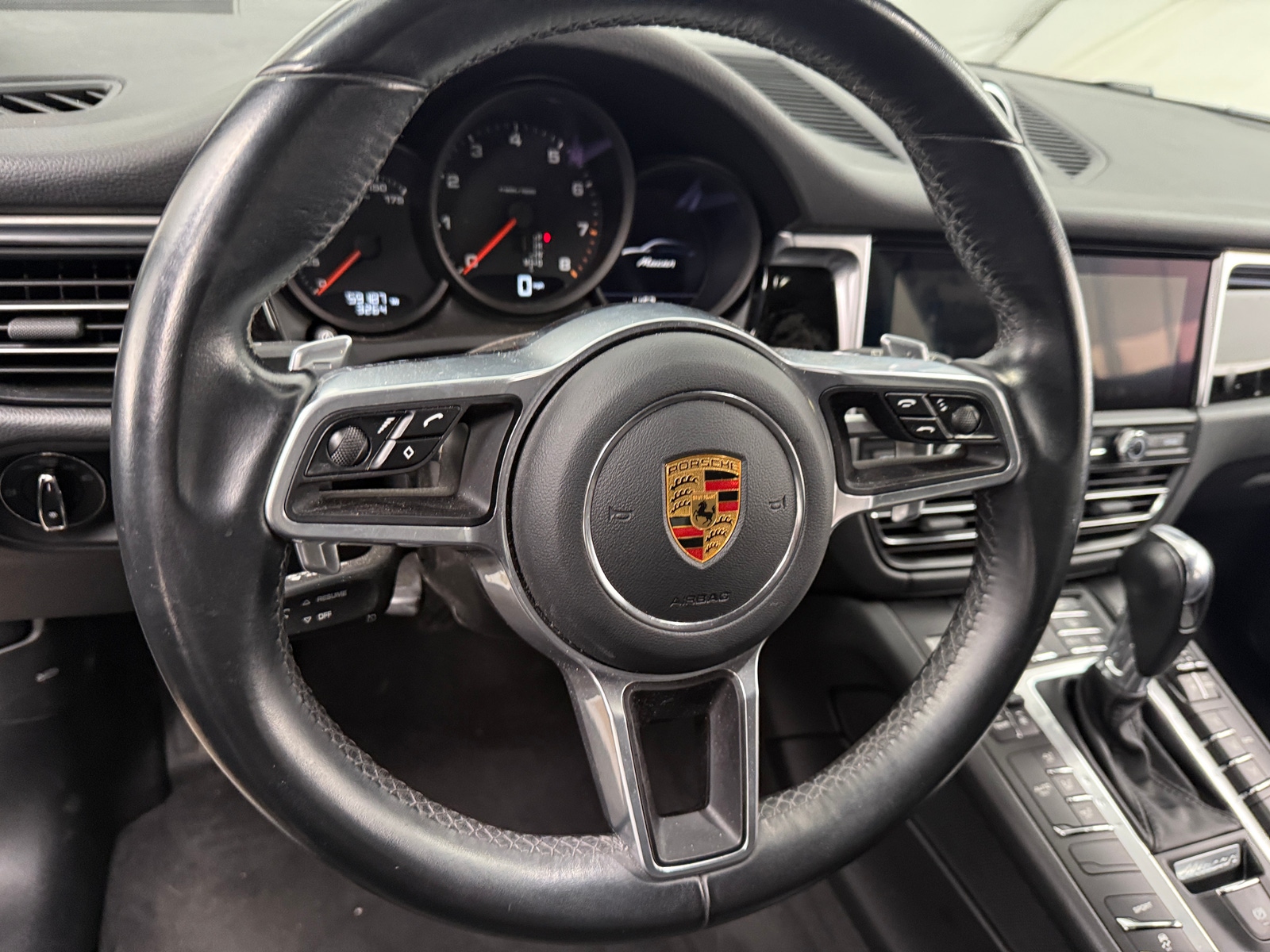 Thumbnail: 2020 Porsche Macan - 4