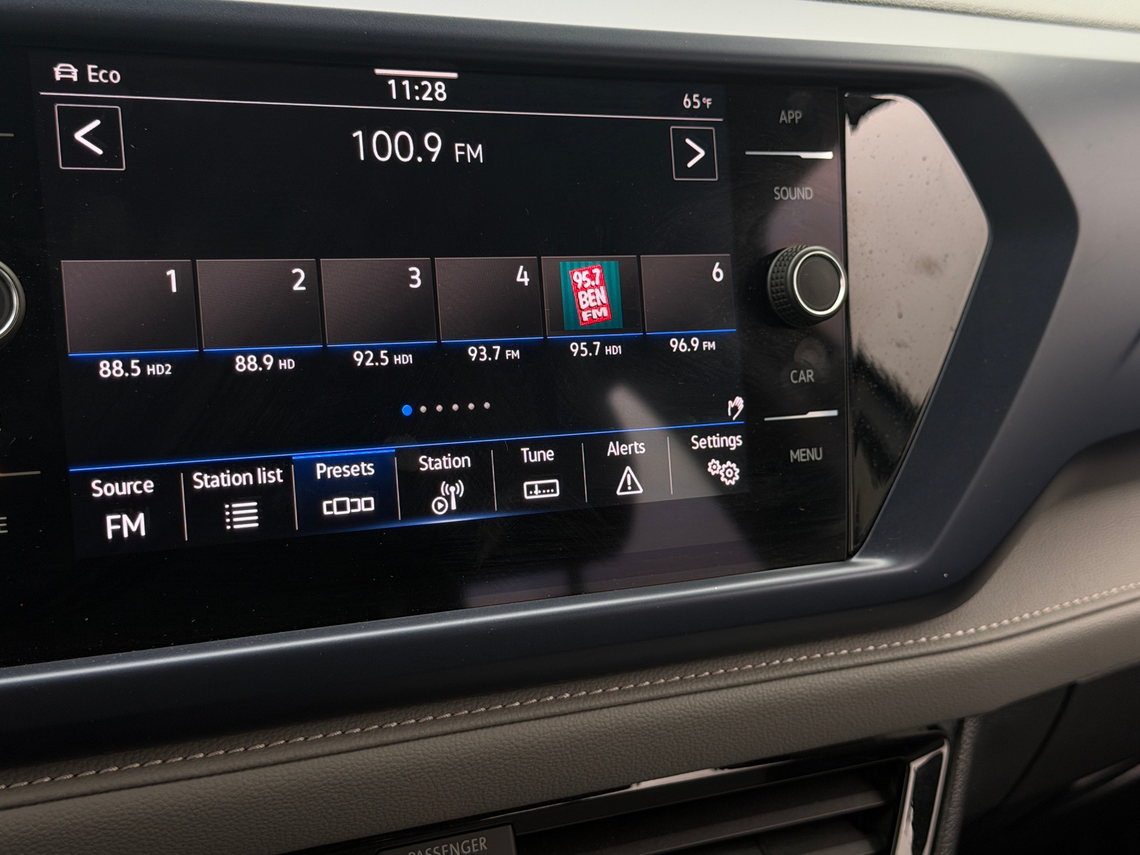 Thumbnail: 2024 Volkswagen Taos - 3