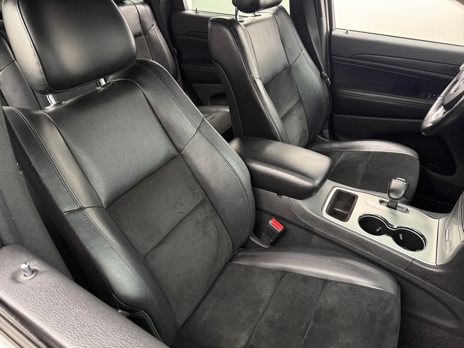 Thumbnail: 2015 Jeep Grand Cherokee - 2