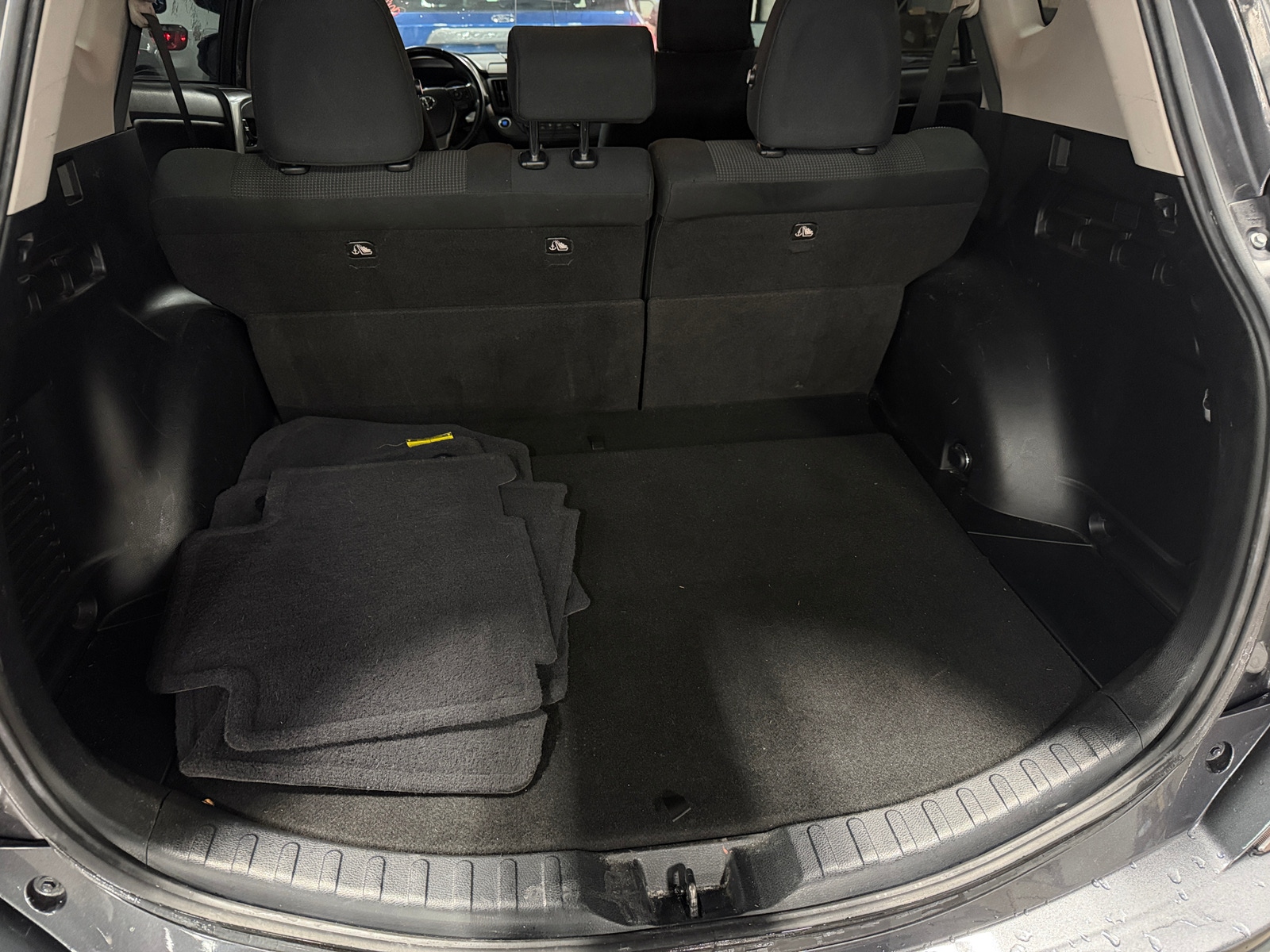 Thumbnail: 2018 Toyota RAV4 - 7