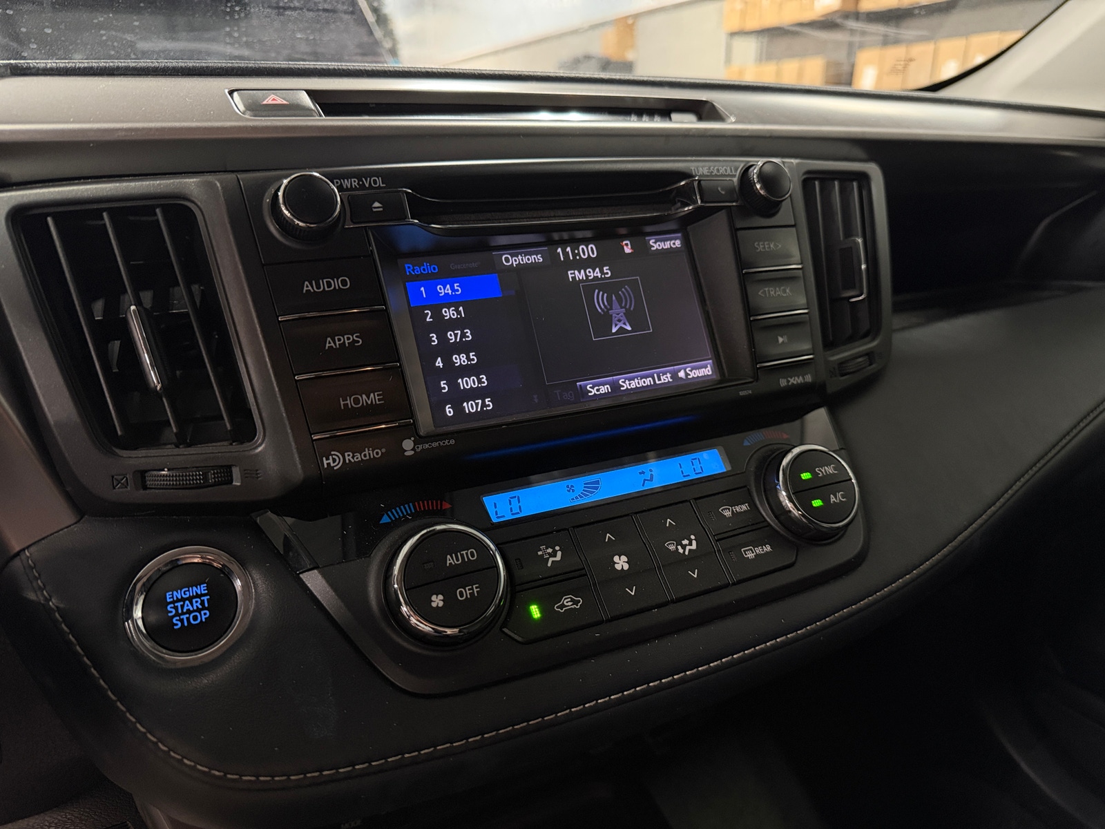 Thumbnail: 2018 Toyota RAV4 - 4