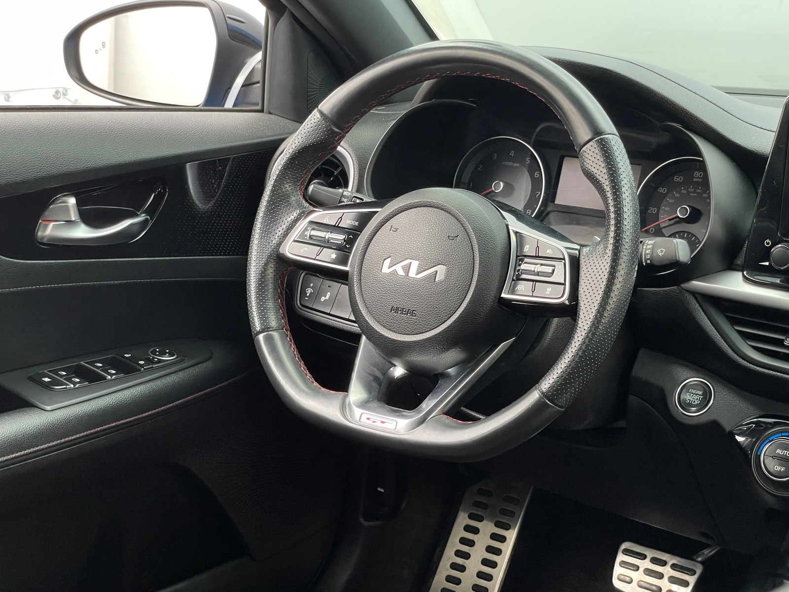 Thumbnail: 2023 Kia Forte - 5