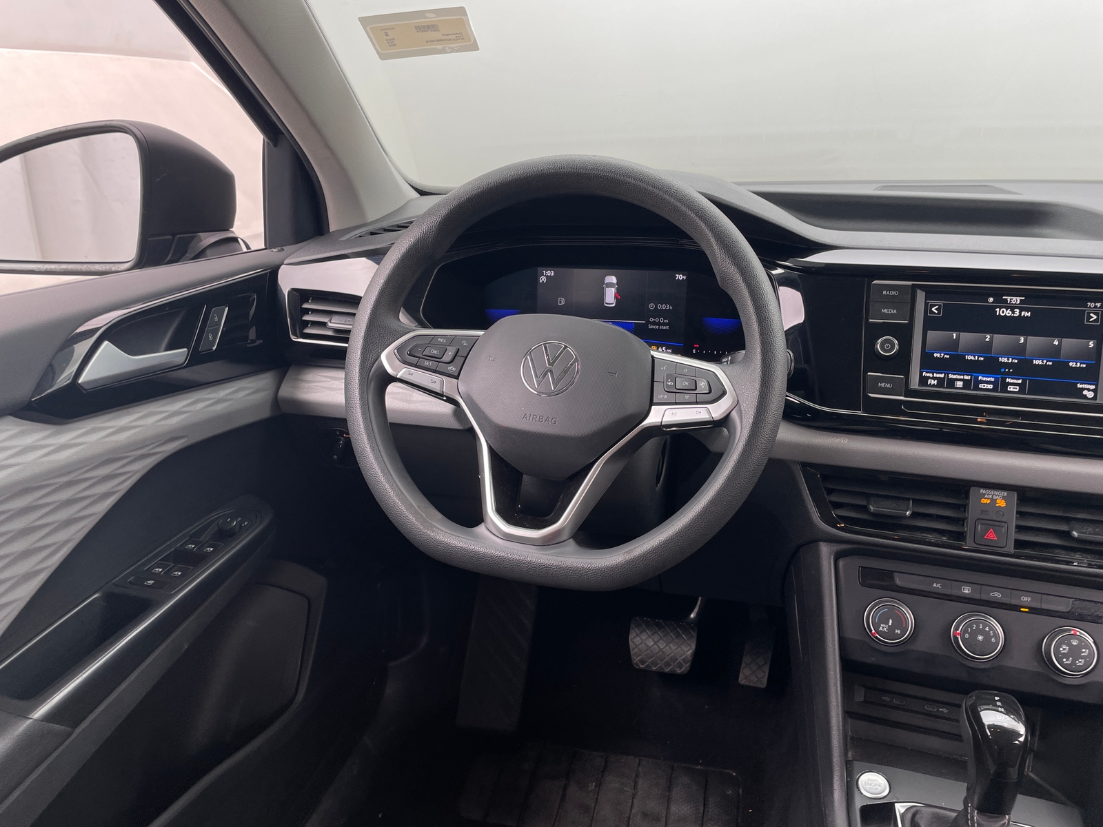 Thumbnail: 2022 Volkswagen Taos - 5