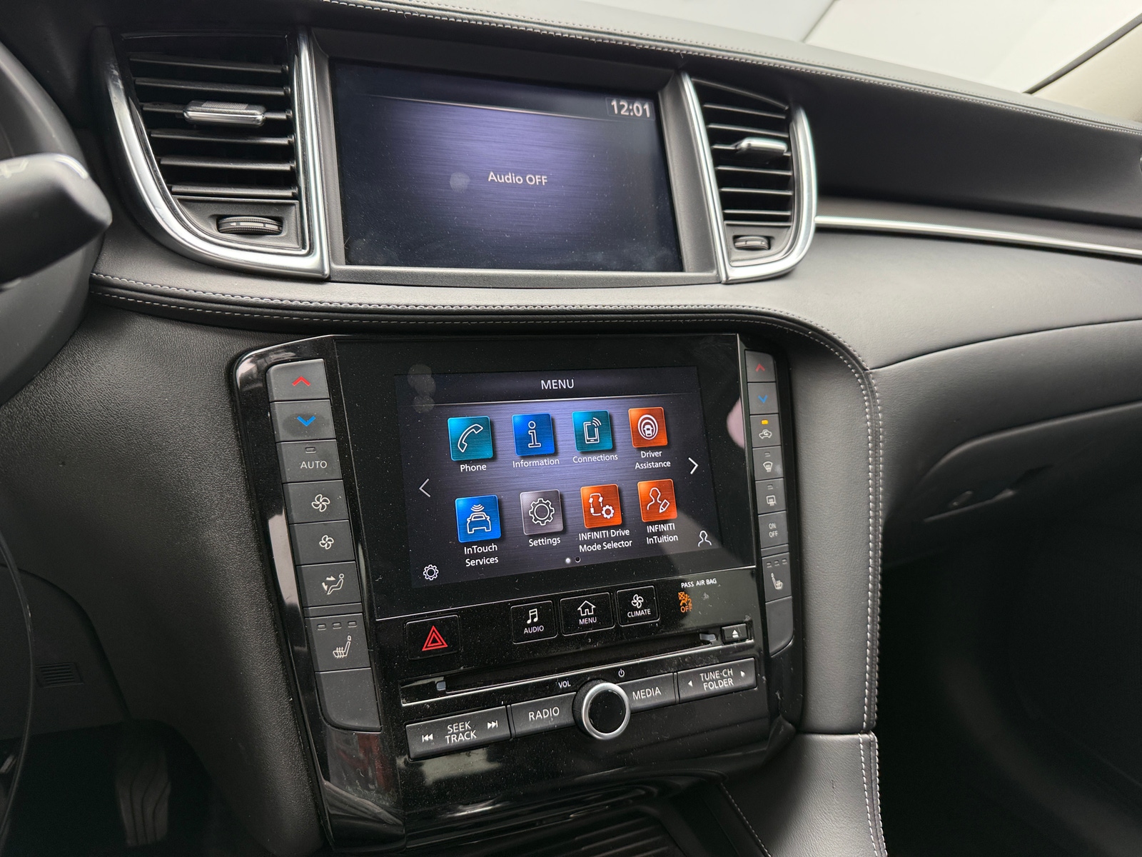 Thumbnail: 2022 INFINITI QX50 - 3