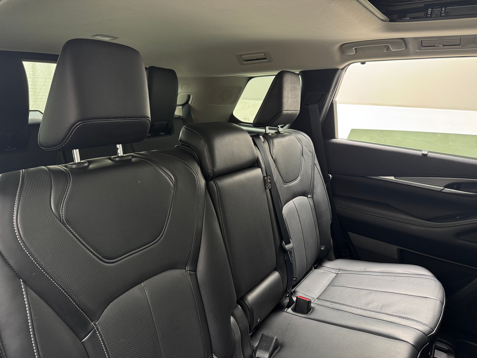 Thumbnail: 2023 INFINITI QX60 - 5