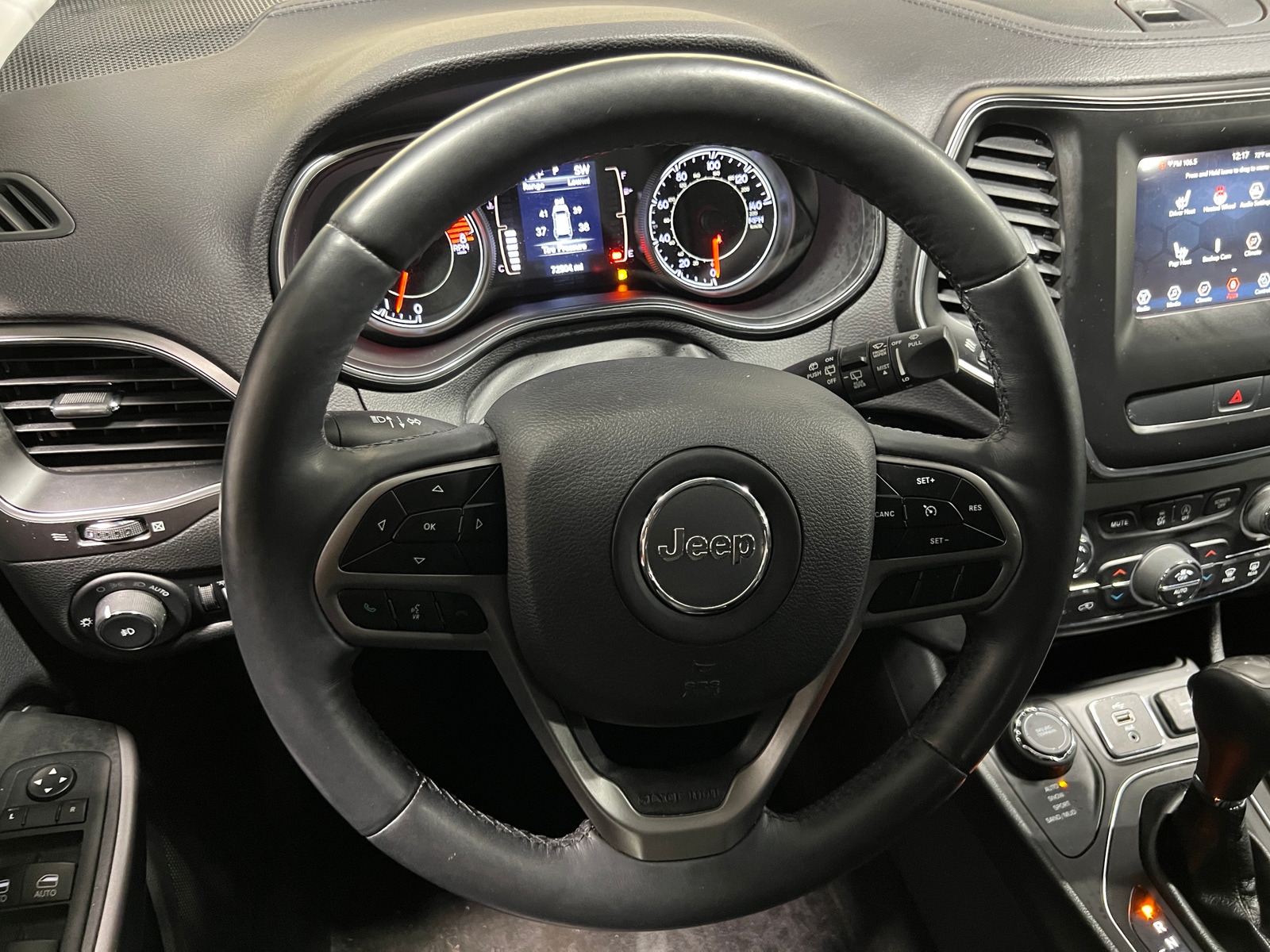 Thumbnail: 2019 Jeep Cherokee - 5