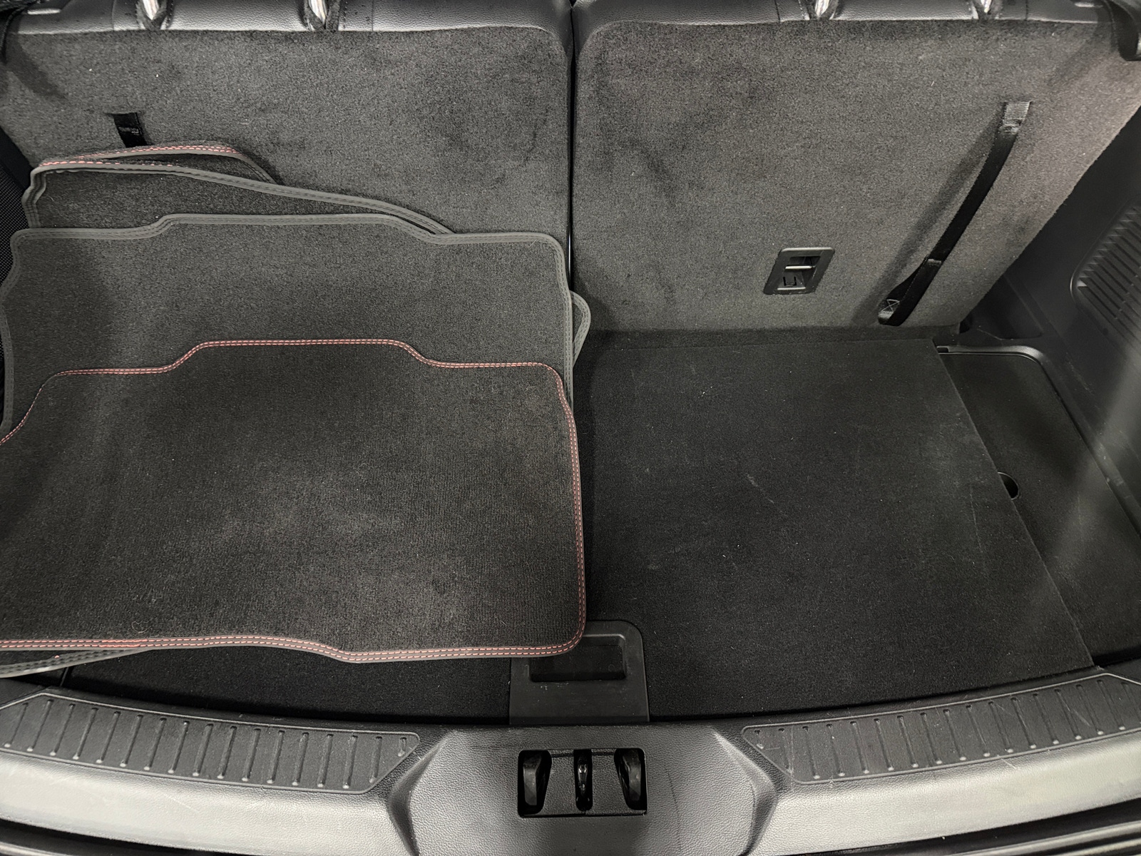 Thumbnail: 2024 Ford Explorer - 6