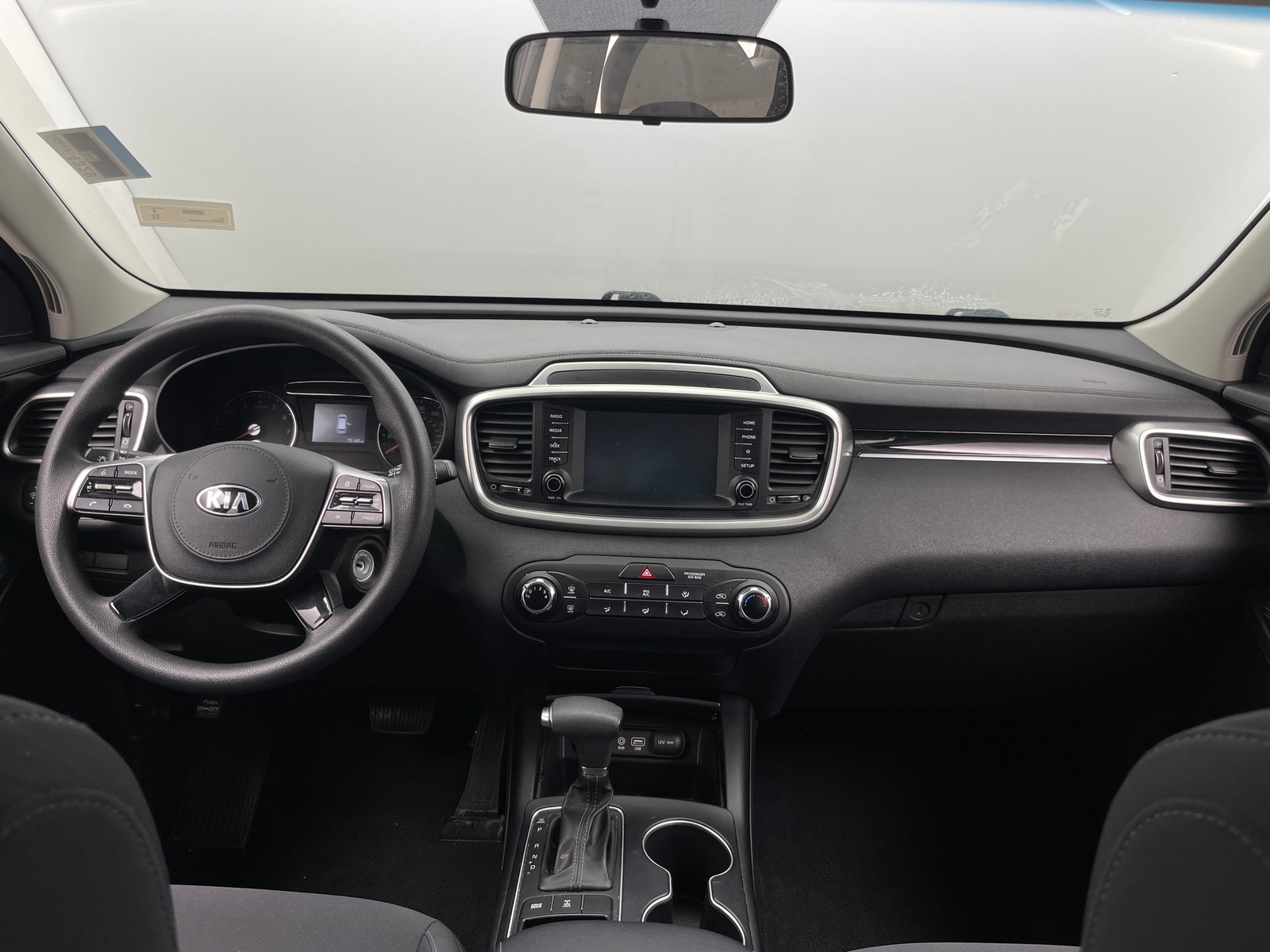 Thumbnail: 2019 Kia Sorento - 3