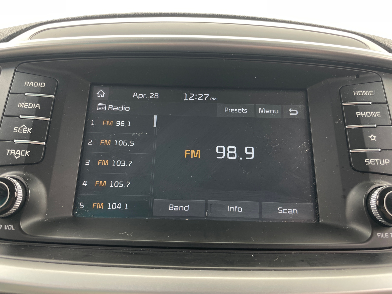 Thumbnail: 2019 Kia Sorento - 4