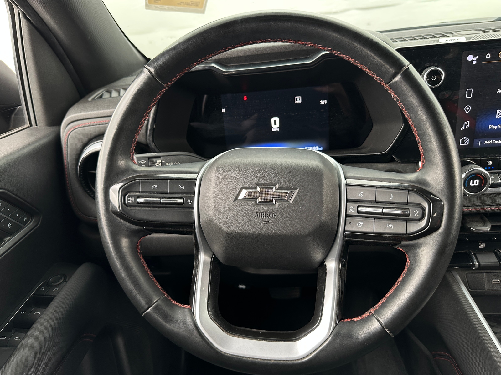 Thumbnail: 2023 Chevrolet Colorado - 4