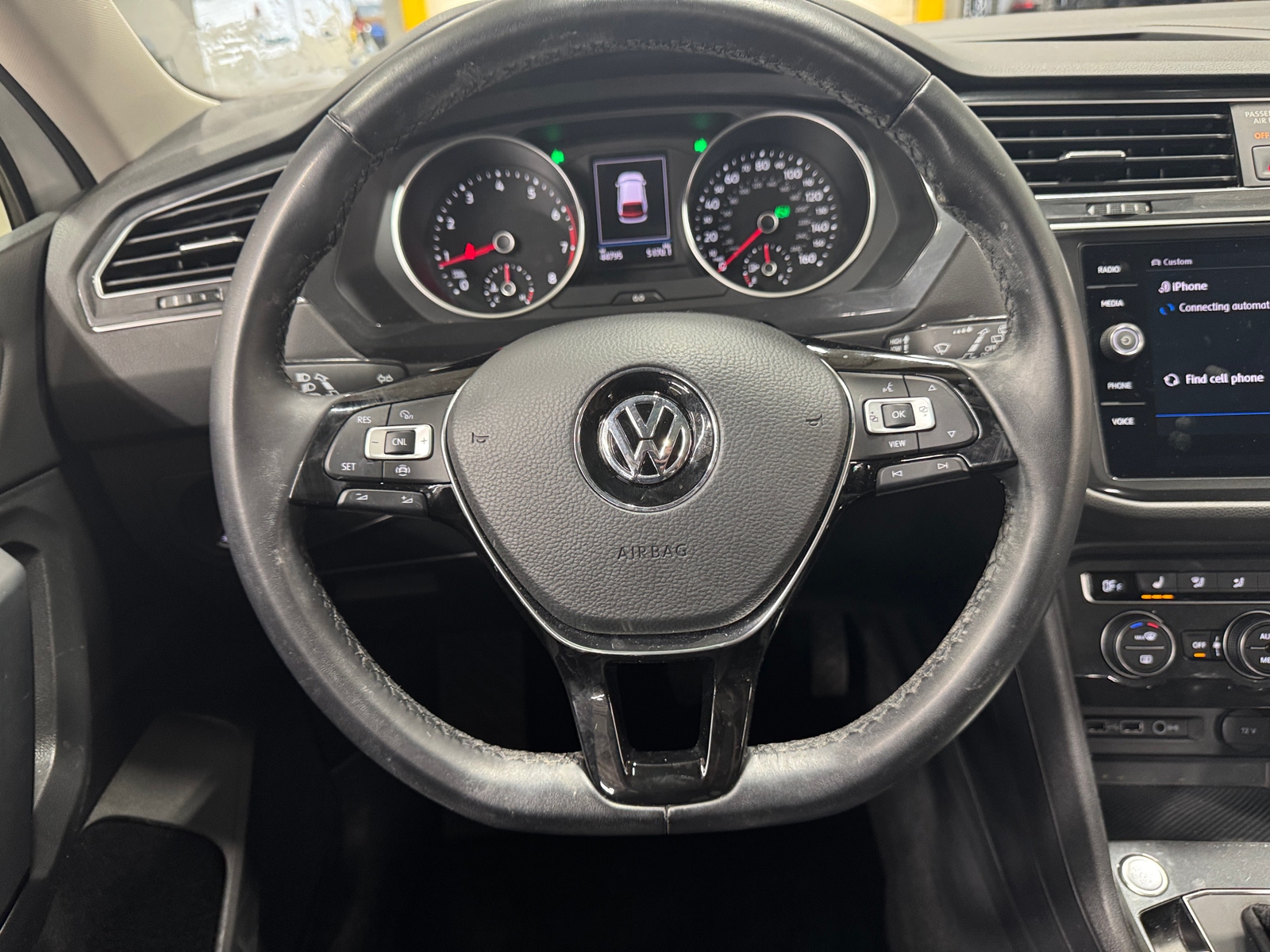Thumbnail: 2019 Volkswagen Tiguan - 4