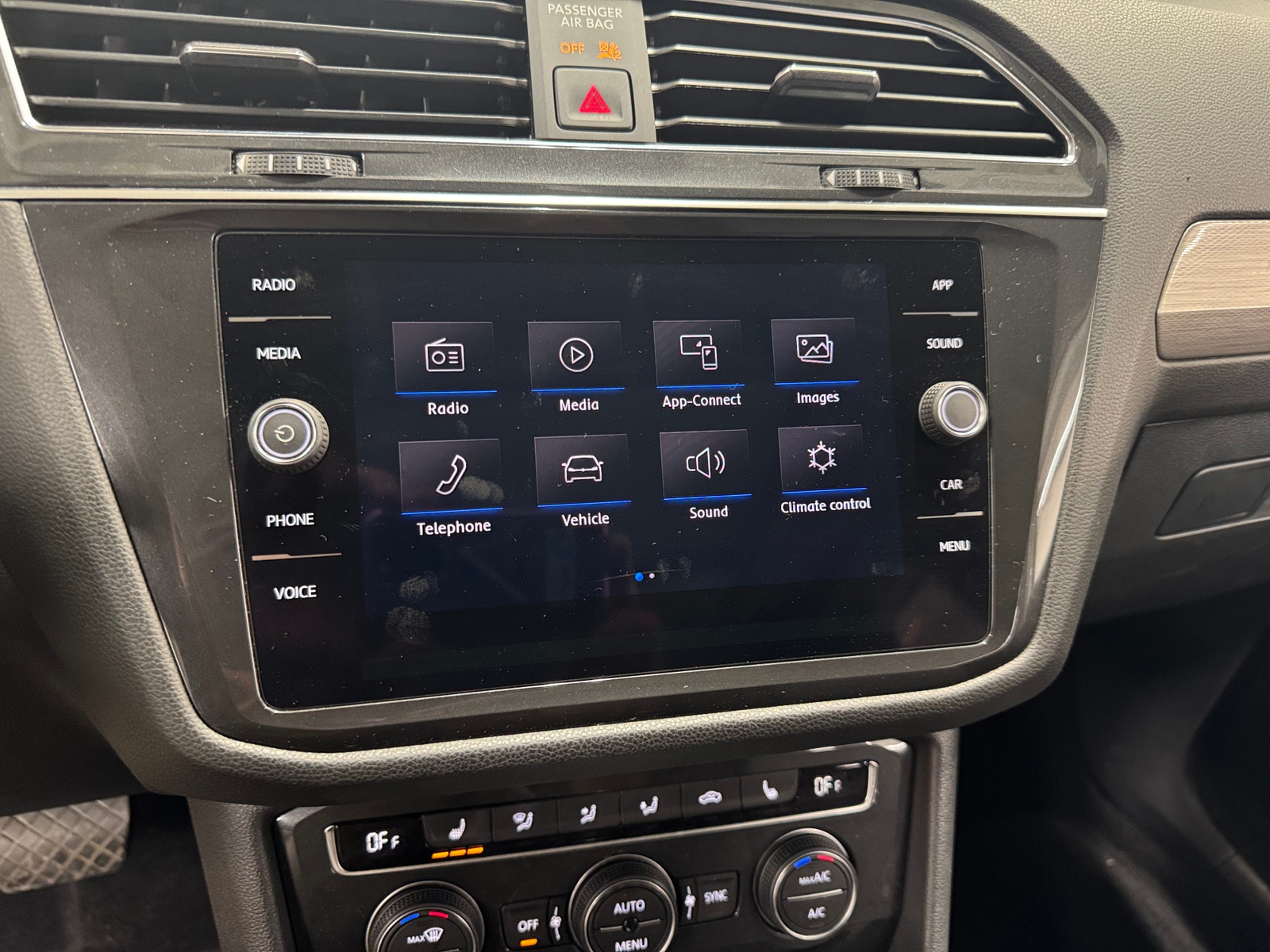 Thumbnail: 2019 Volkswagen Tiguan - 3