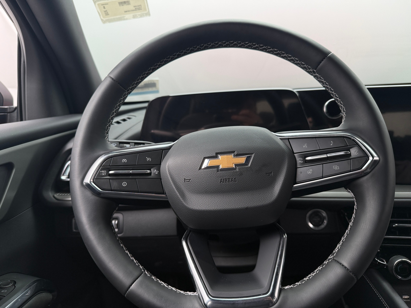 Thumbnail: 2026 Chevrolet Traverse - 5