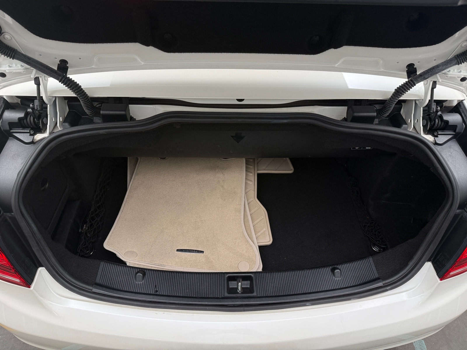 Thumbnail: 2015 Mercedes-Benz E-Class - 6