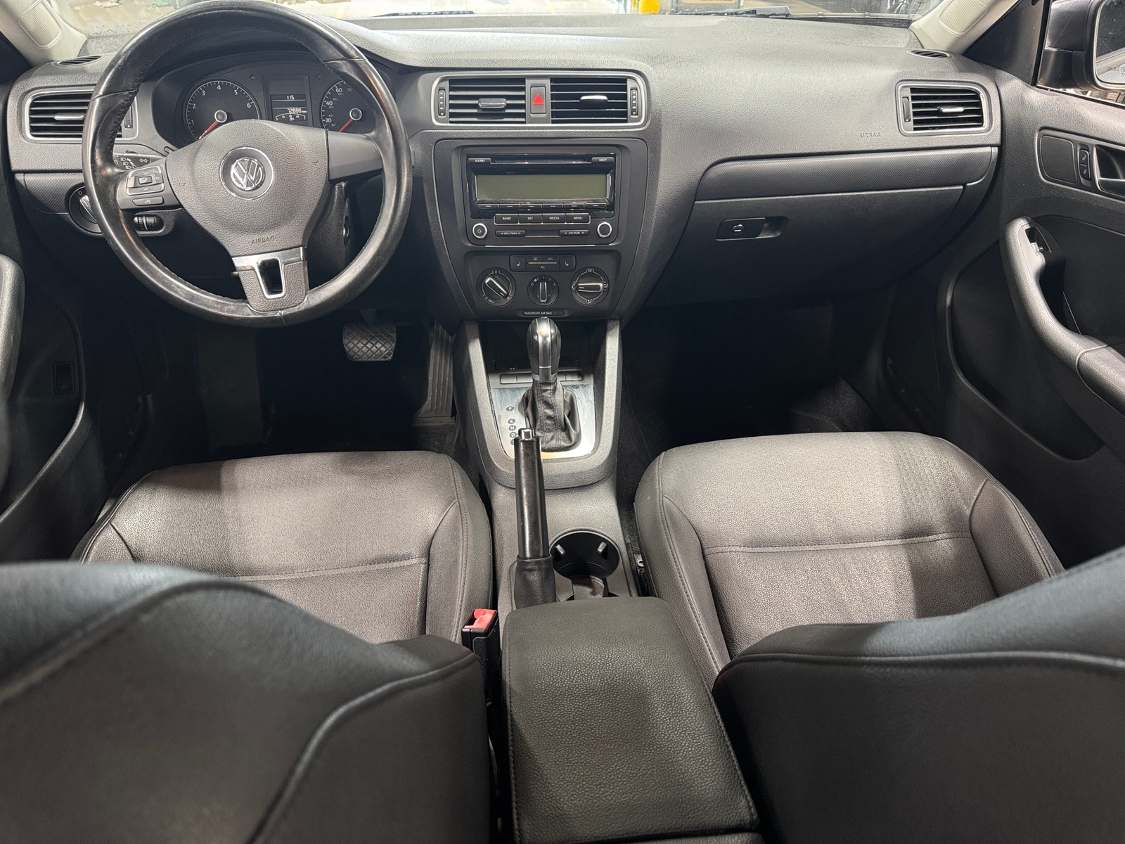 Thumbnail: 2011 Volkswagen Jetta - 2