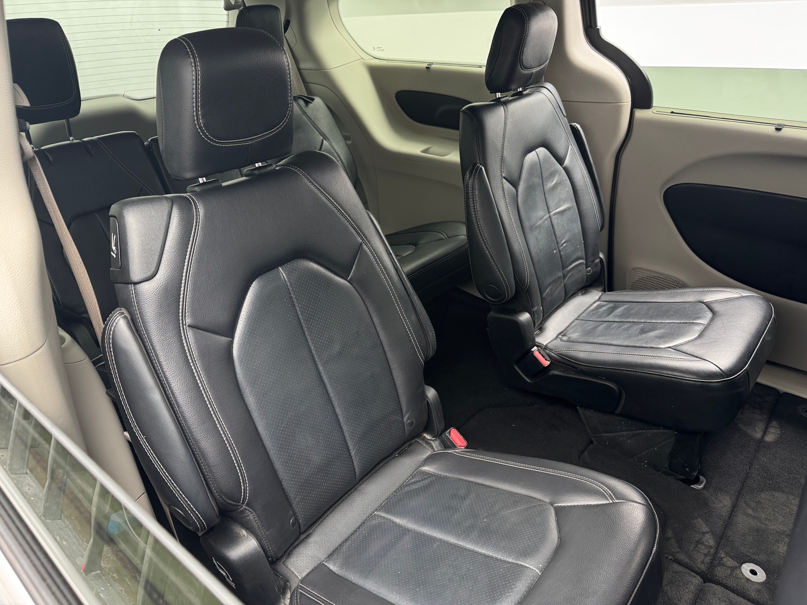 Thumbnail: 2022 Chrysler Pacifica - 5