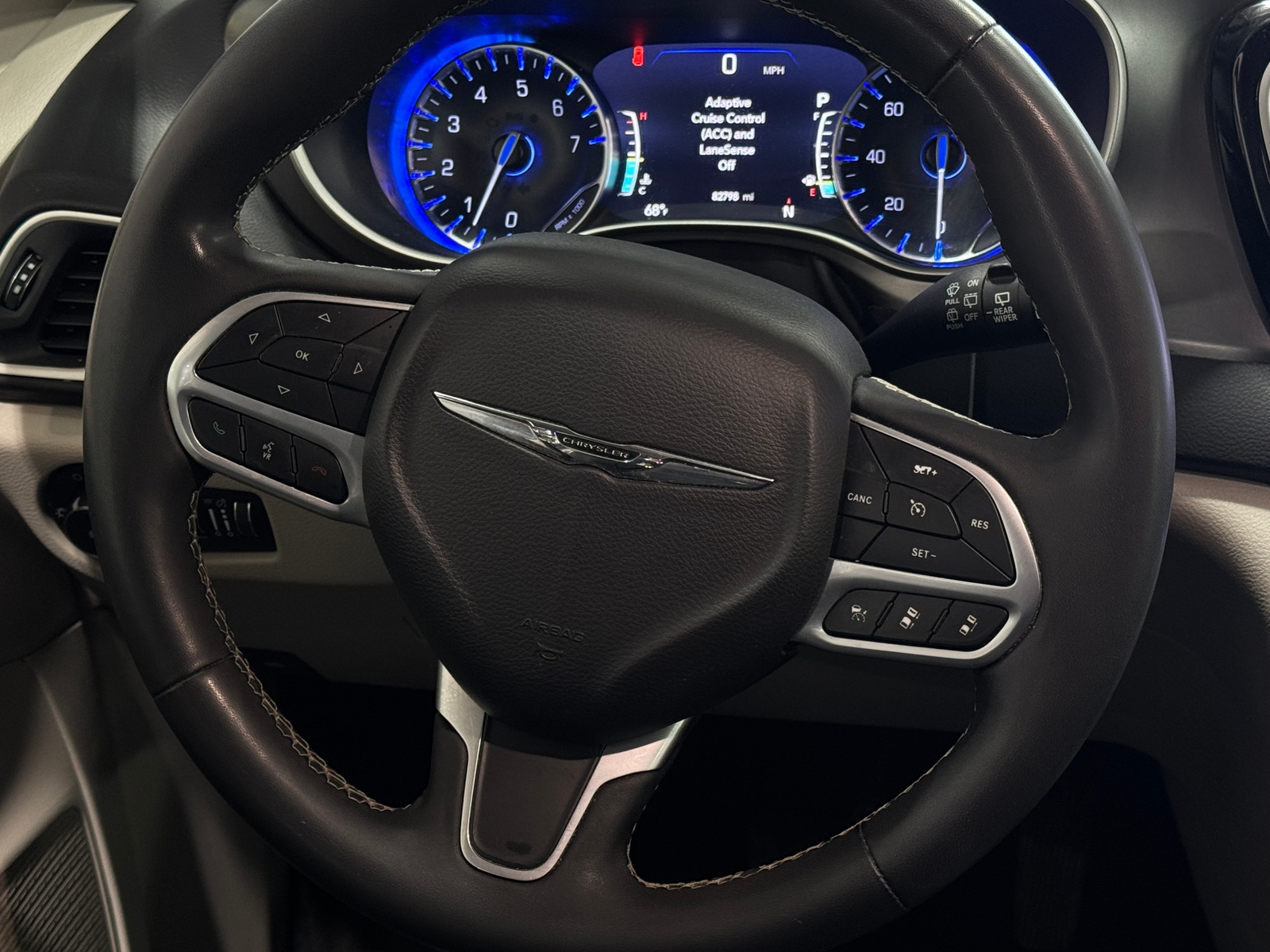 Thumbnail: 2022 Chrysler Pacifica - 4
