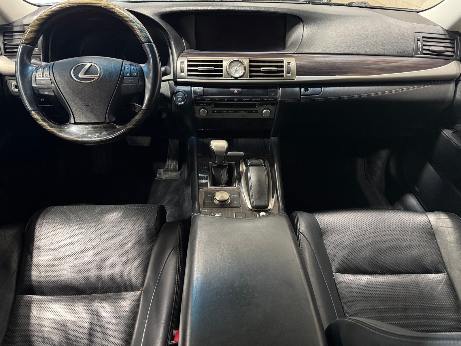 Thumbnail: 2015 Lexus LS - 2