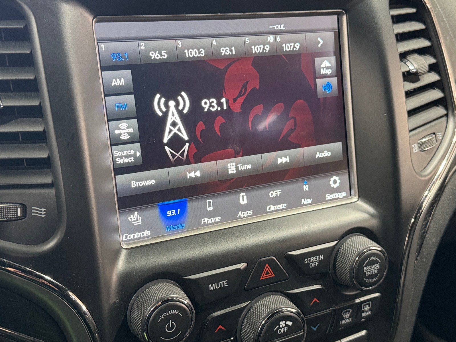 Thumbnail: 2018 Jeep Grand Cherokee - 3