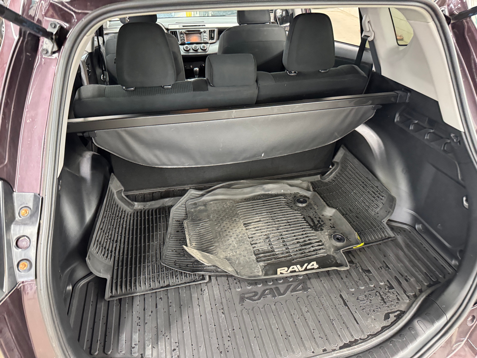 Thumbnail: 2018 Toyota RAV4 - 7