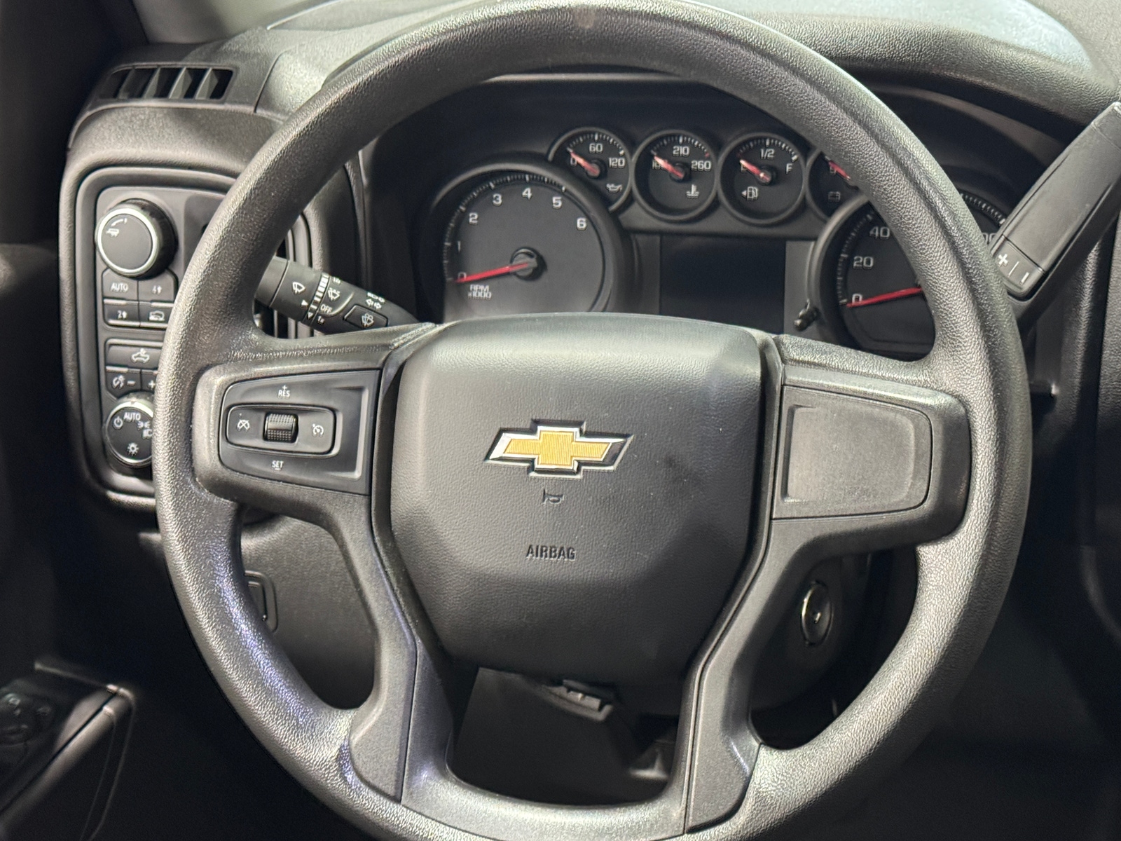 Thumbnail: 2019 Chevrolet Silverado 1500 - 5