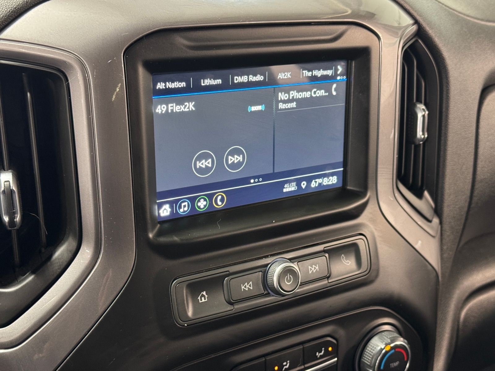 Thumbnail: 2019 Chevrolet Silverado 1500 - 4