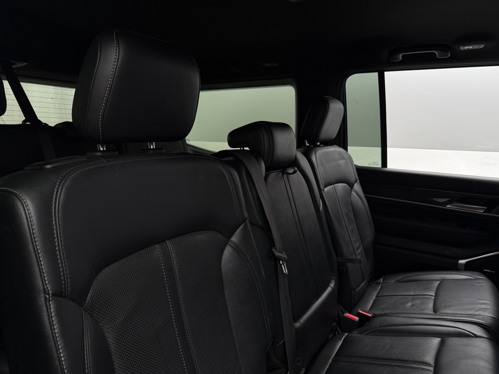 Thumbnail: 2022 Jeep Wagoneer - 5