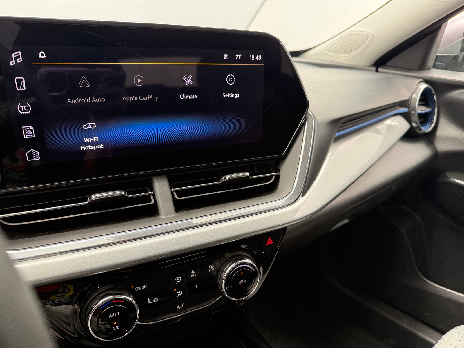 Thumbnail: 2025 Chevrolet Trax - 4