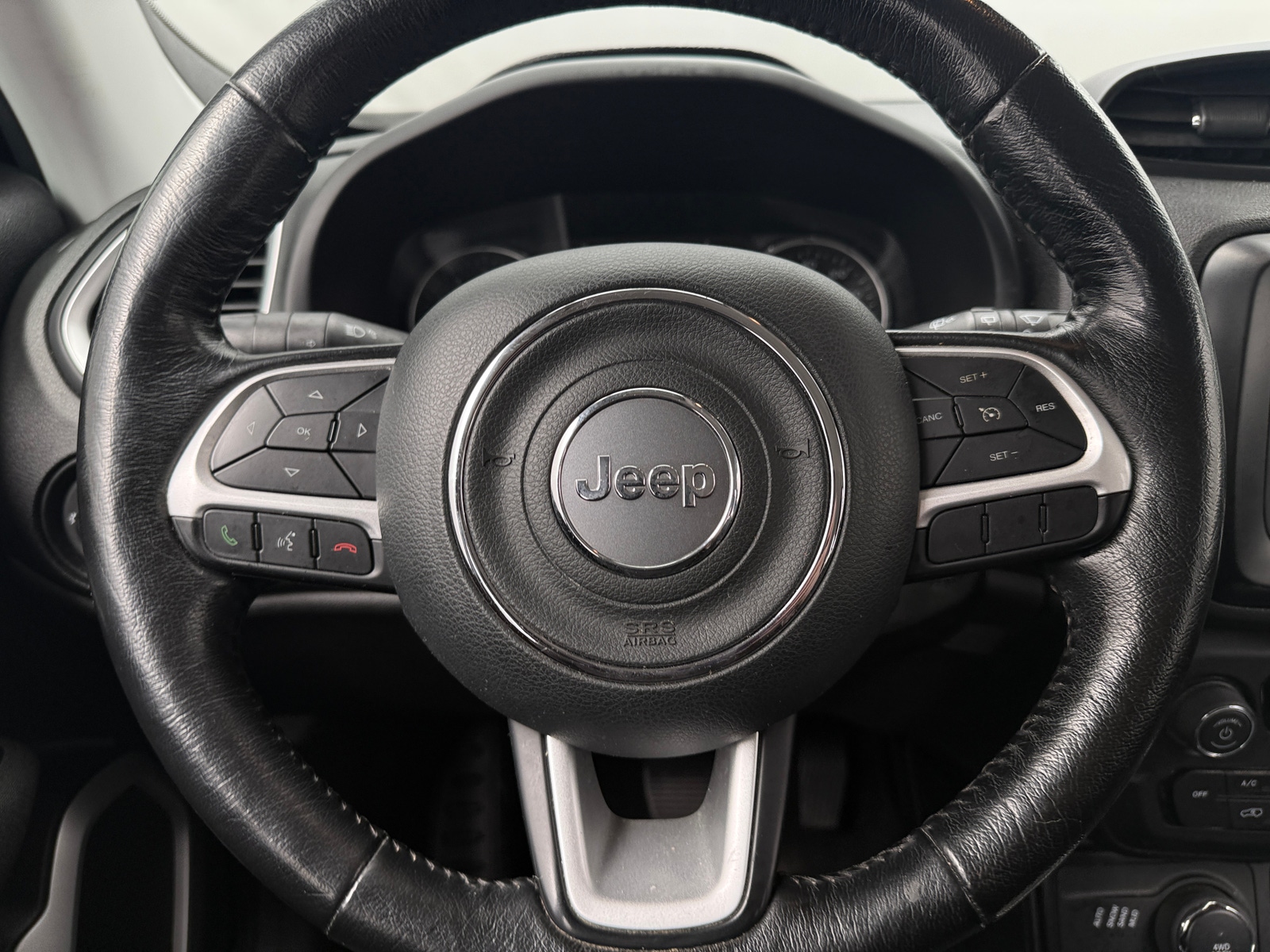 Thumbnail: 2019 Jeep Renegade - 5