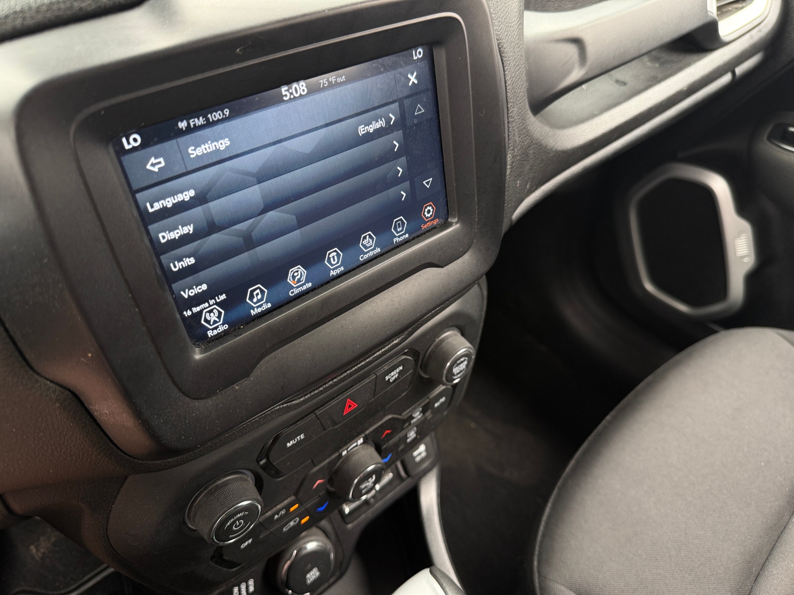Thumbnail: 2019 Jeep Renegade - 4