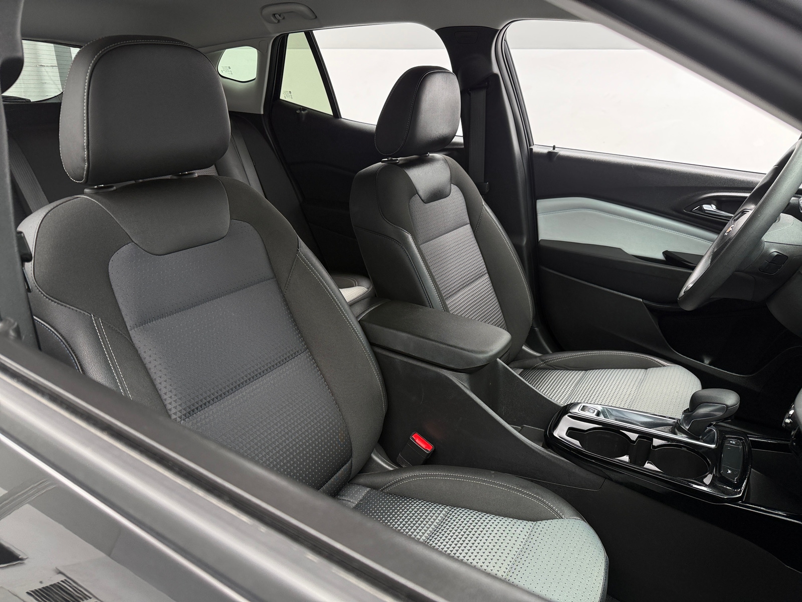 Thumbnail: 2025 Chevrolet Trax - 2