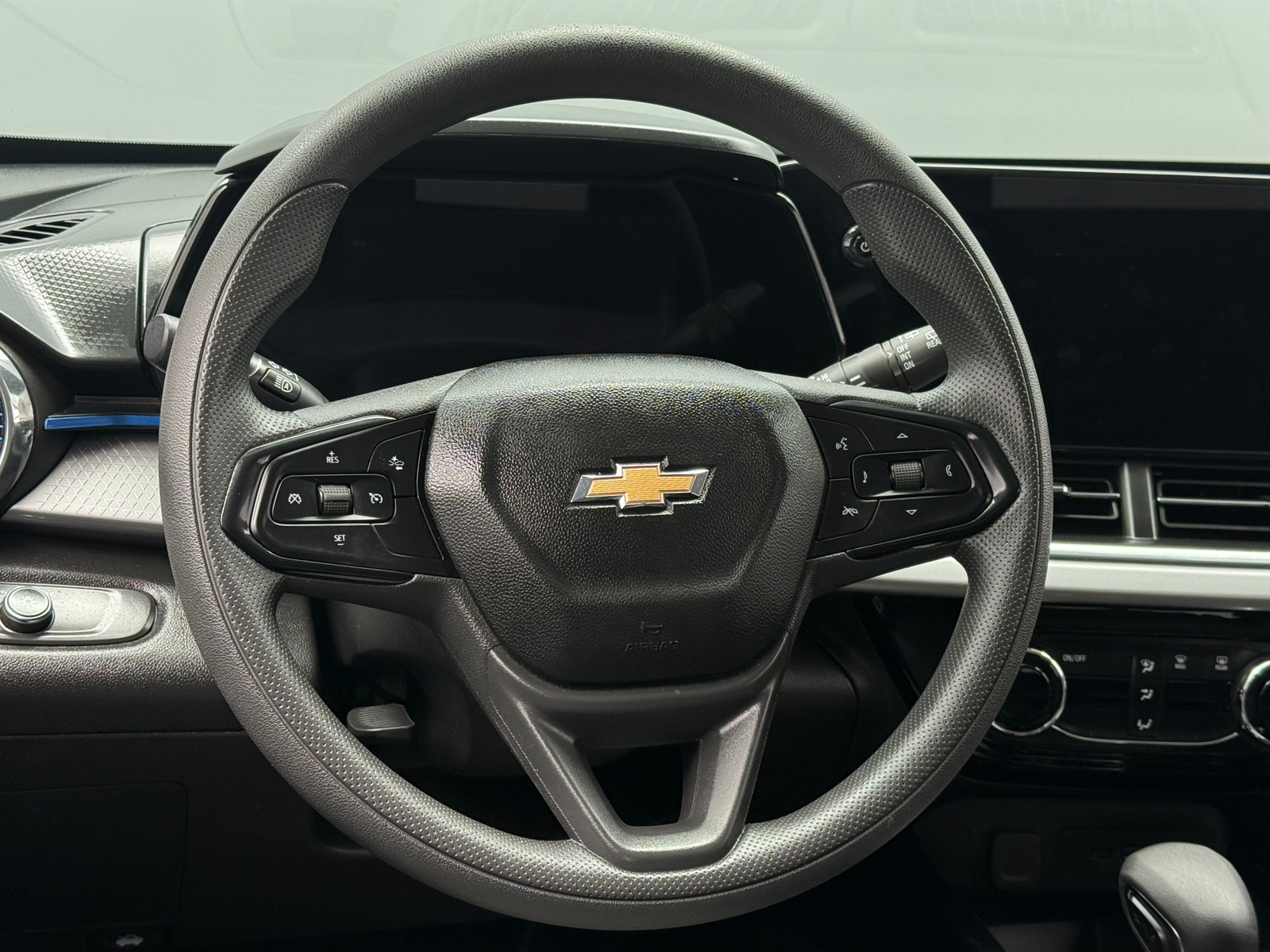 Thumbnail: 2025 Chevrolet Trax - 5