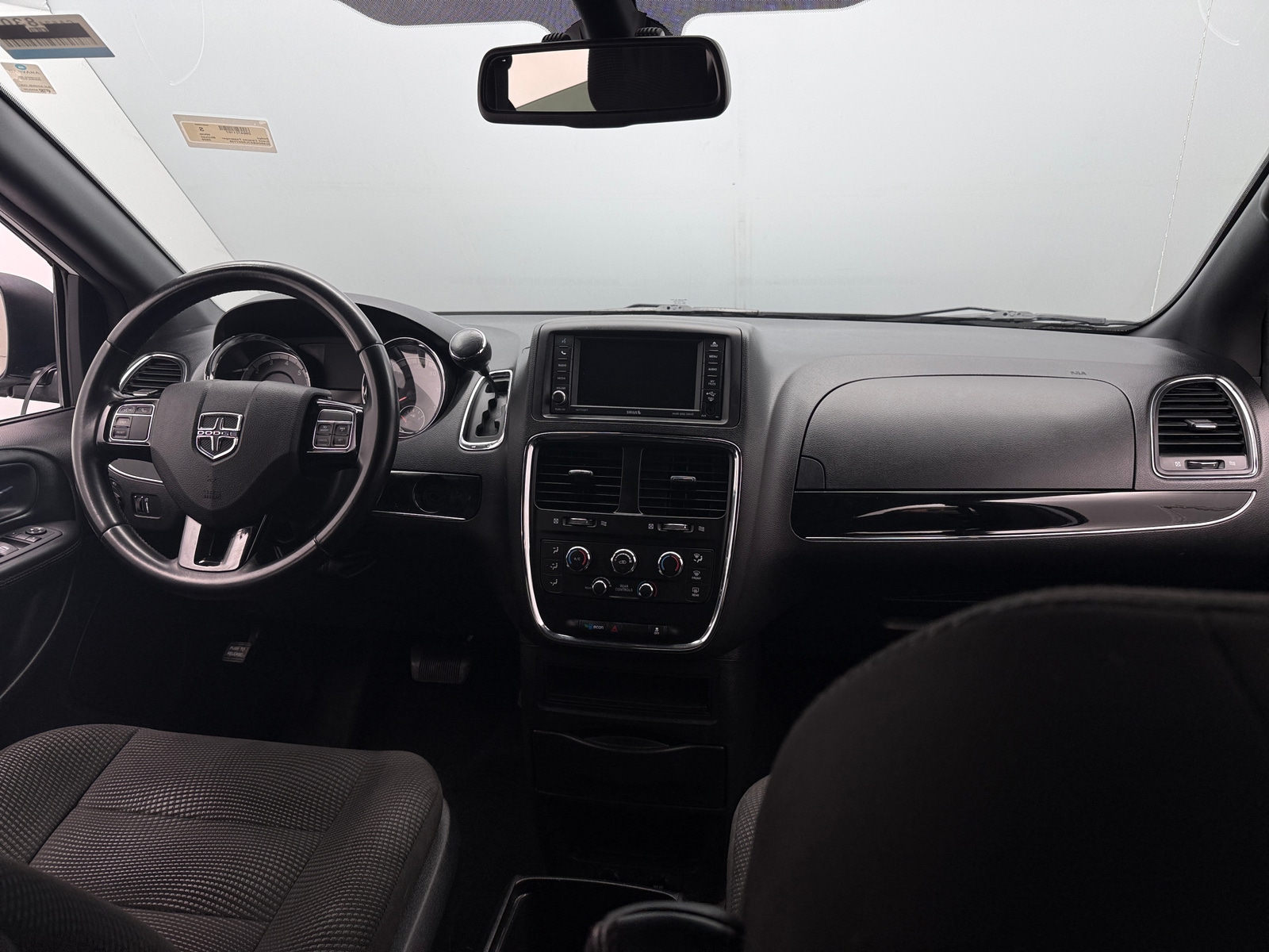 Thumbnail: 2020 Dodge Grand Caravan - 3