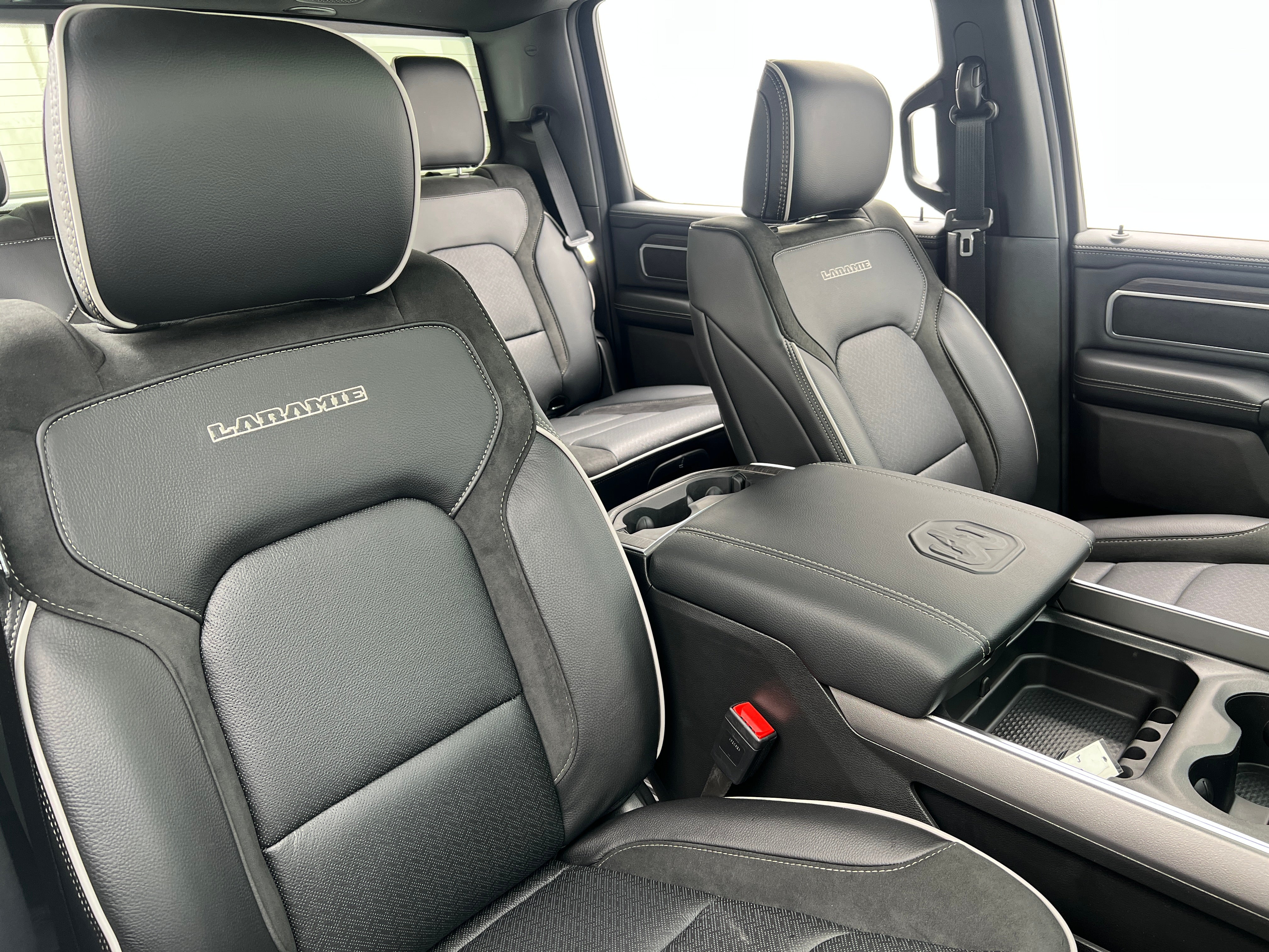 2026 RAM 1500 Laramie 4x4 Crew Cab 5'7's photo