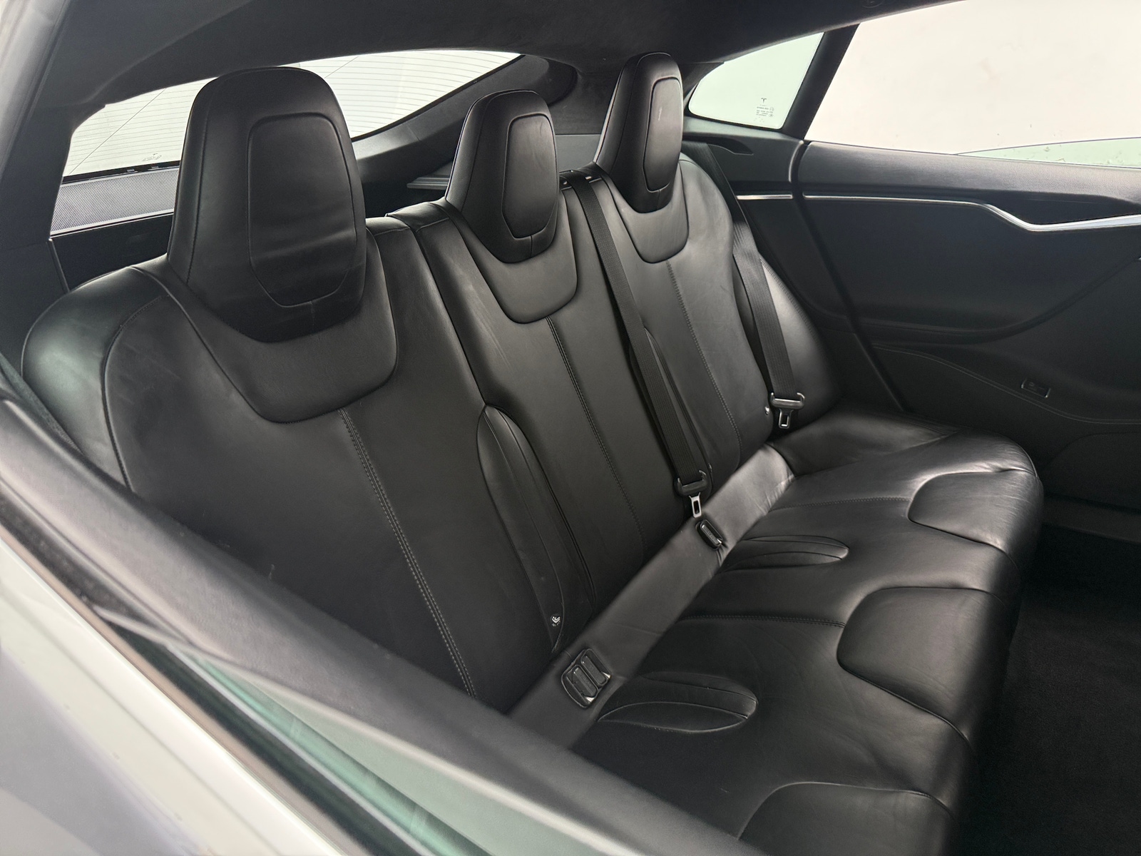 Thumbnail: 2015 Tesla Model S - 5