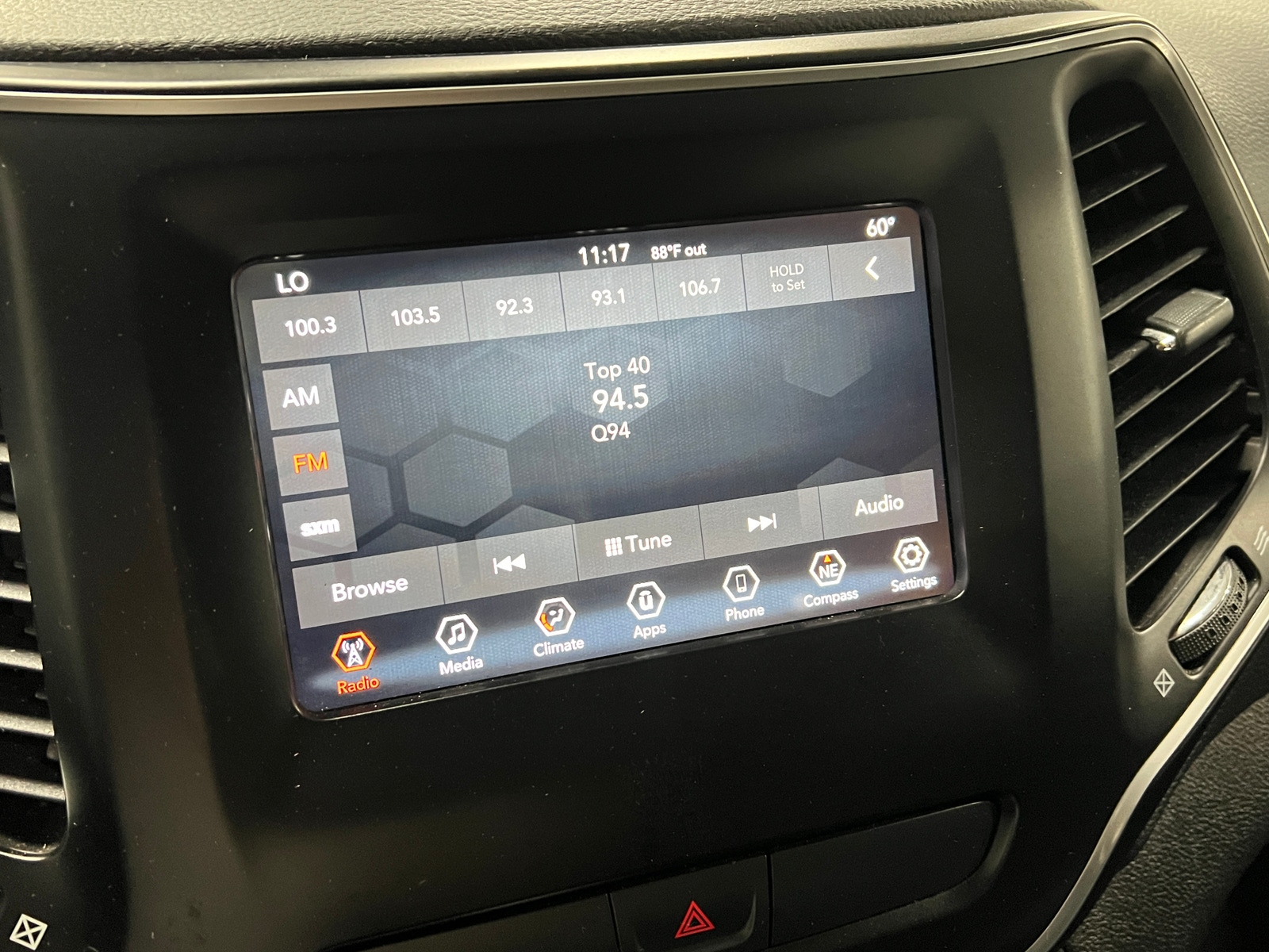 Thumbnail: 2019 Jeep Cherokee - 4